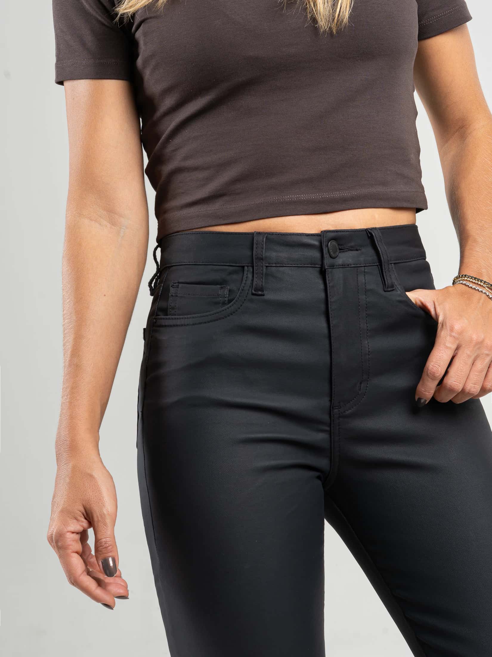 Ref: 066154 Pantalón Skinny, stretch, tiro alto, efecto cuero, tono negro. - miniatura 2
