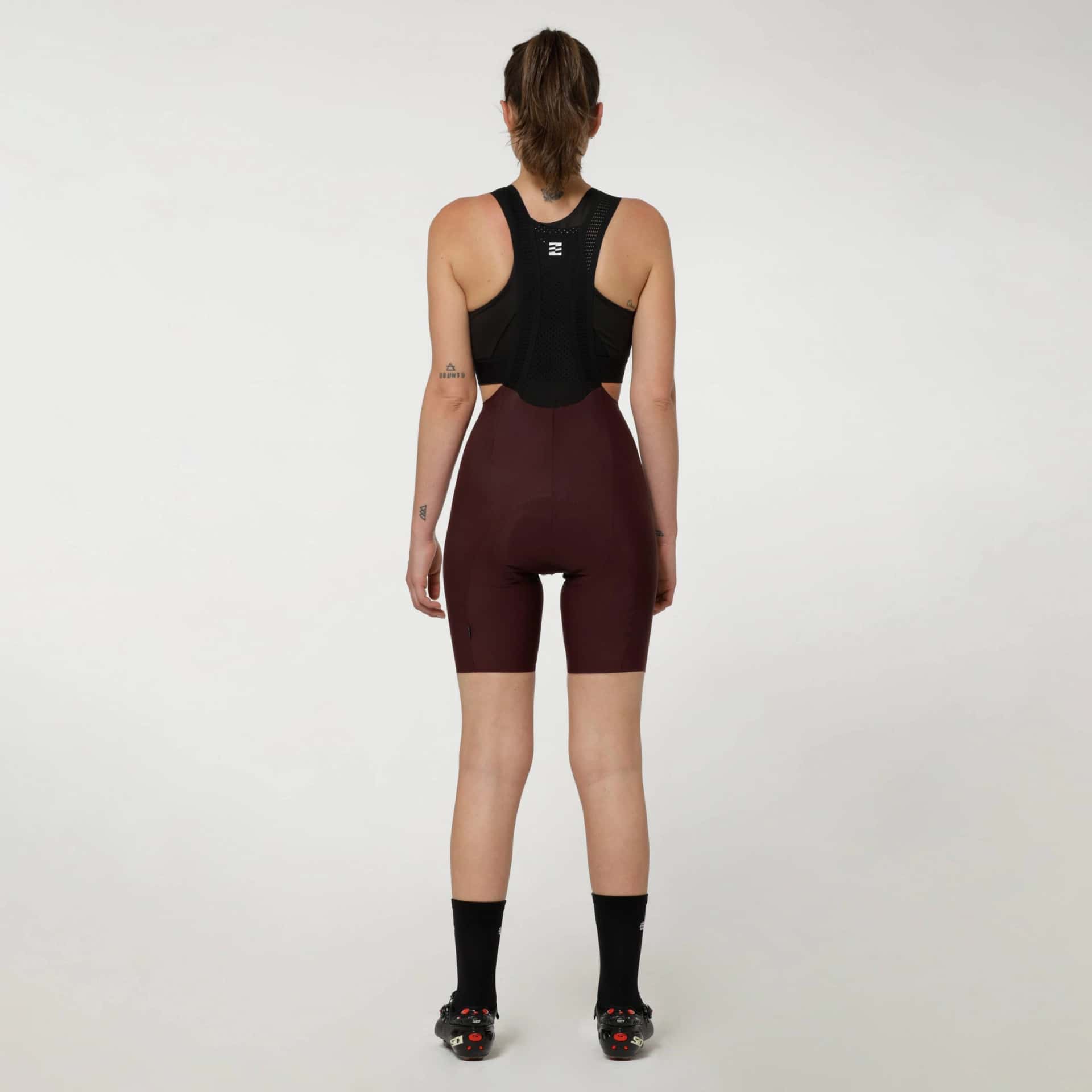 Pantaloneta Venge Vinous Femenina Con Cortes - miniatura 3