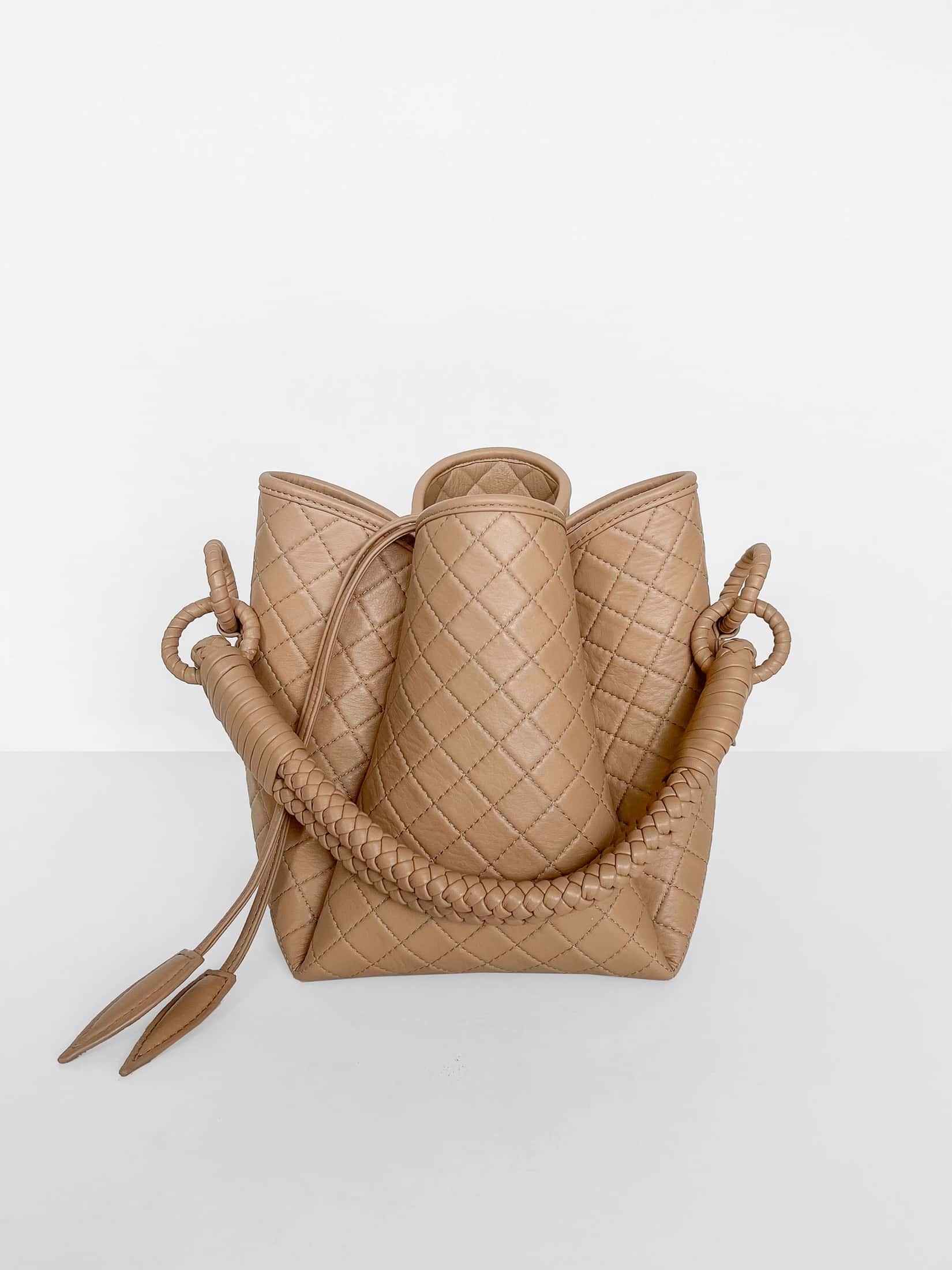 Tulip Bucket Bag, Cappuccino