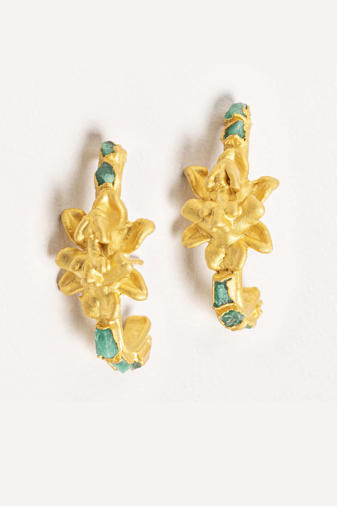 SIGMATOXTALIS STUDS AND ROUGH EMERALD
