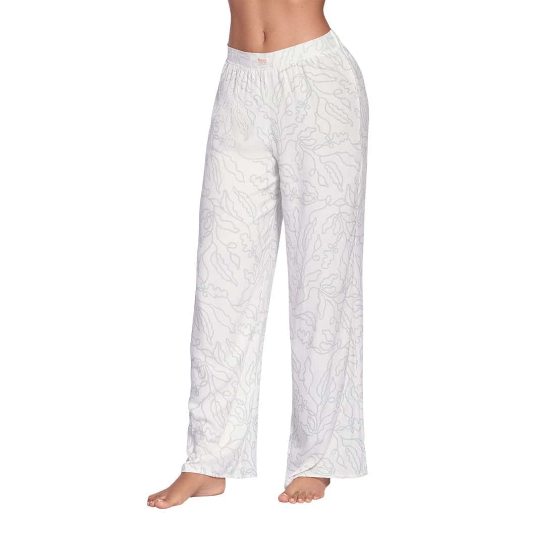 PANTALÓN ELABORADO EN CHALIS CON BOTA AMPLIA