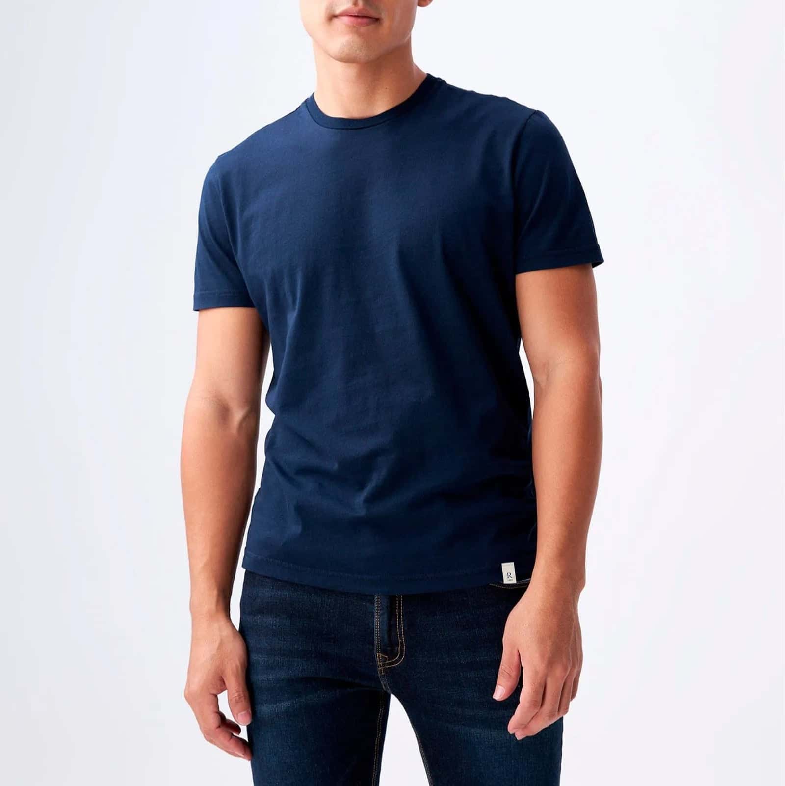 Camiseta cuello redondo color azul oscuro