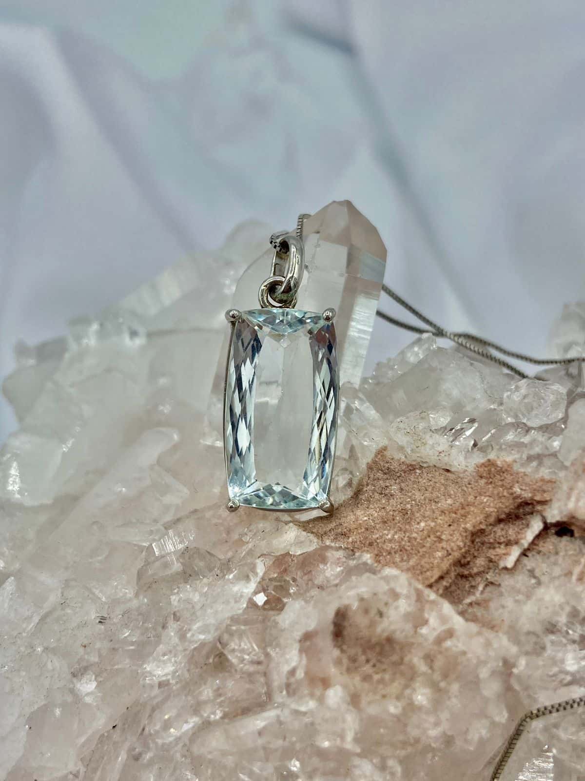 Dije Aguamarina Oro Blanco 18K