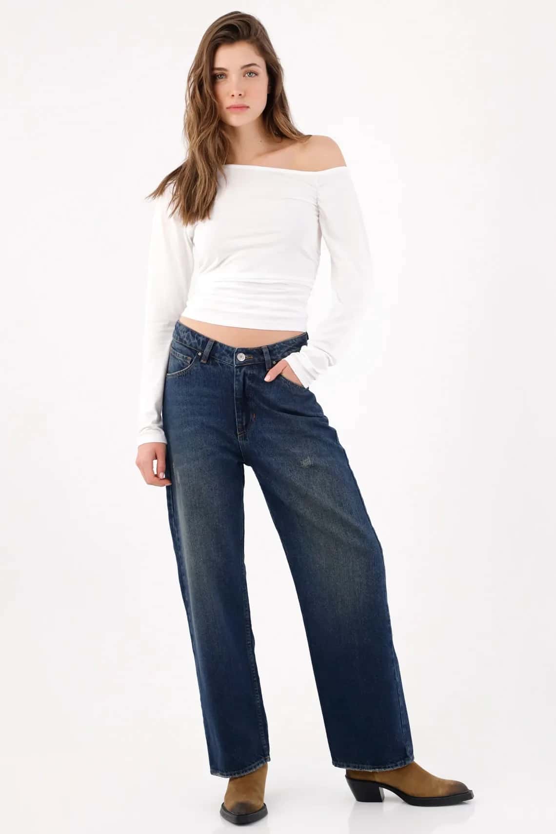 Jeans recto con pretina clásica en denim de algodón azul para mujer