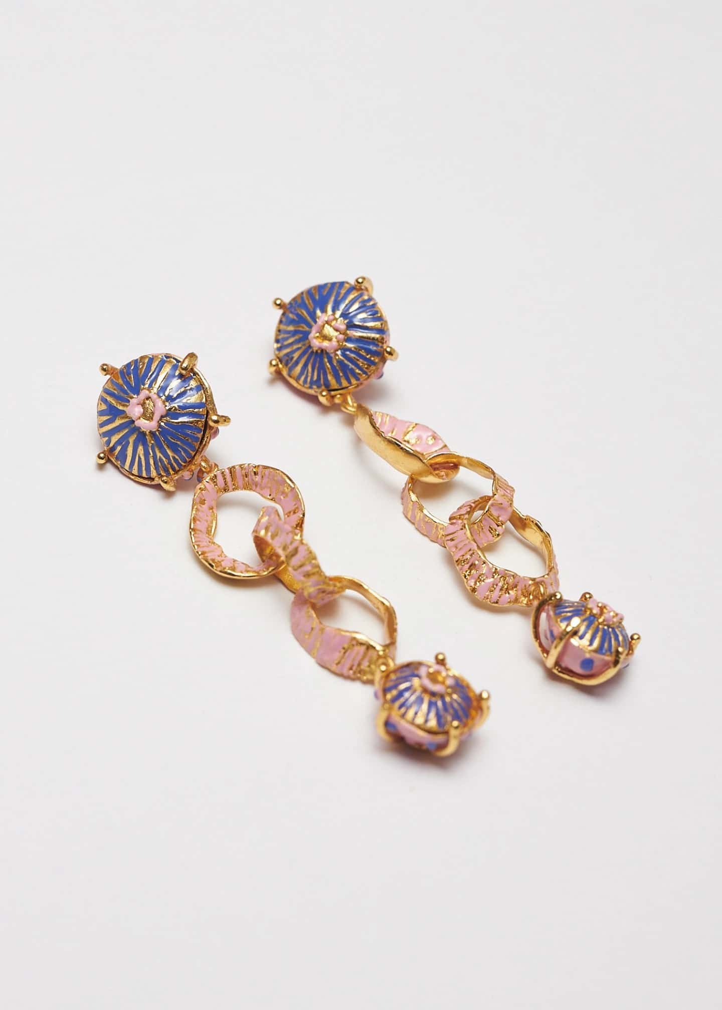 Aretes largos sombreritos azul rosa