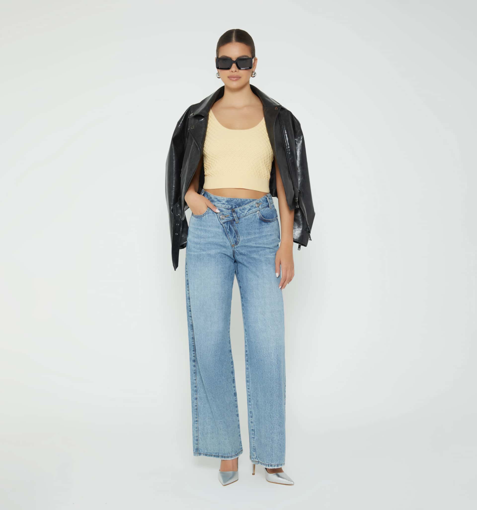 Jean loose fit cruzado doble boton