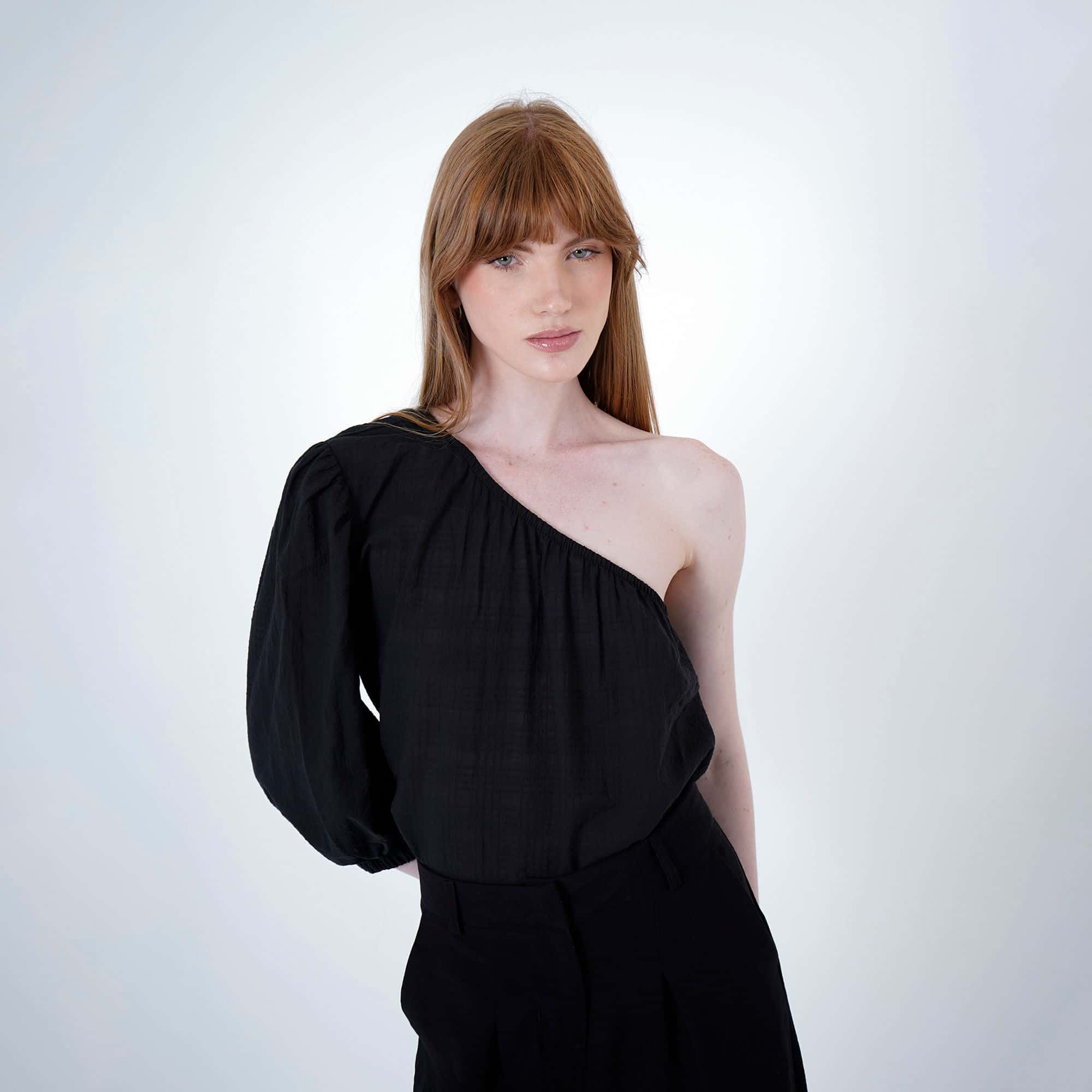 Blusa Cuello Asimetrico Manga 3Cuartos