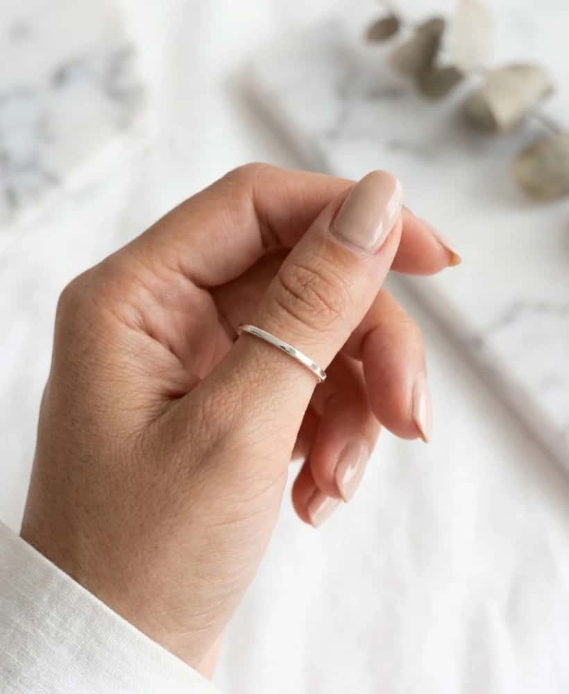 Argolla Minimalista en Plata
