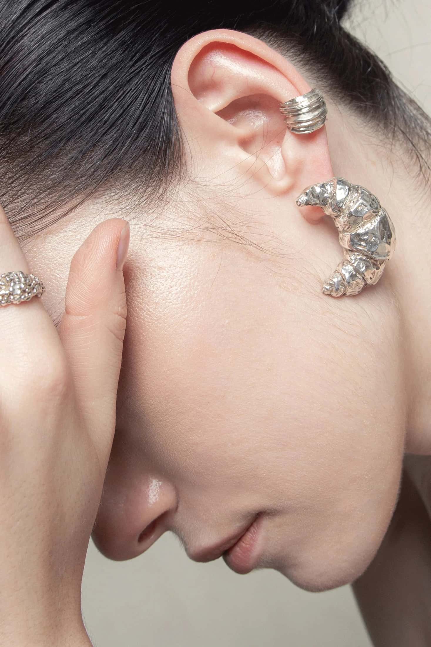 MAXI CROISSANT EARRINGS