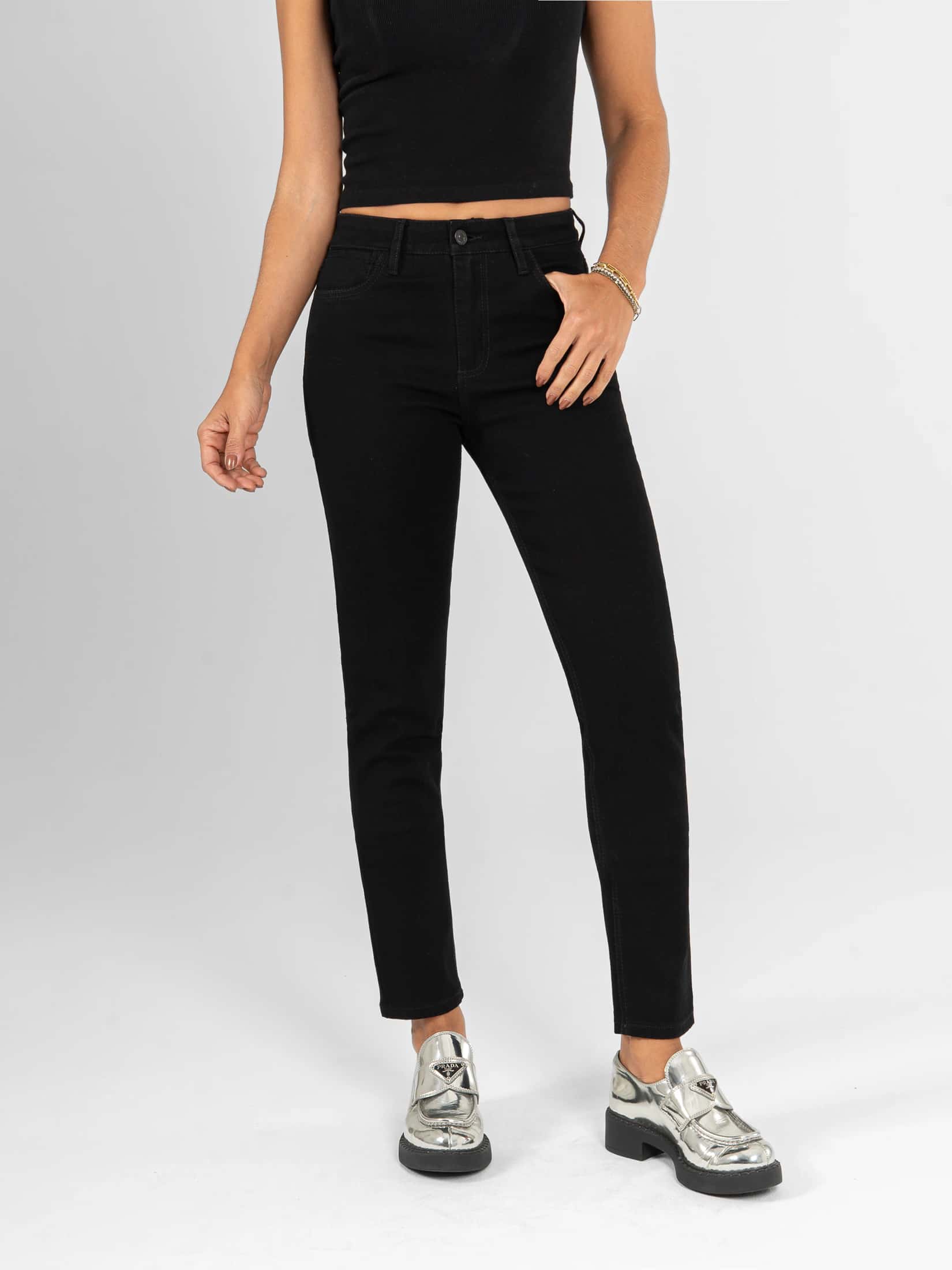 Ref: 066486 Jean Skinny stretch, tiro medio, tono negro.