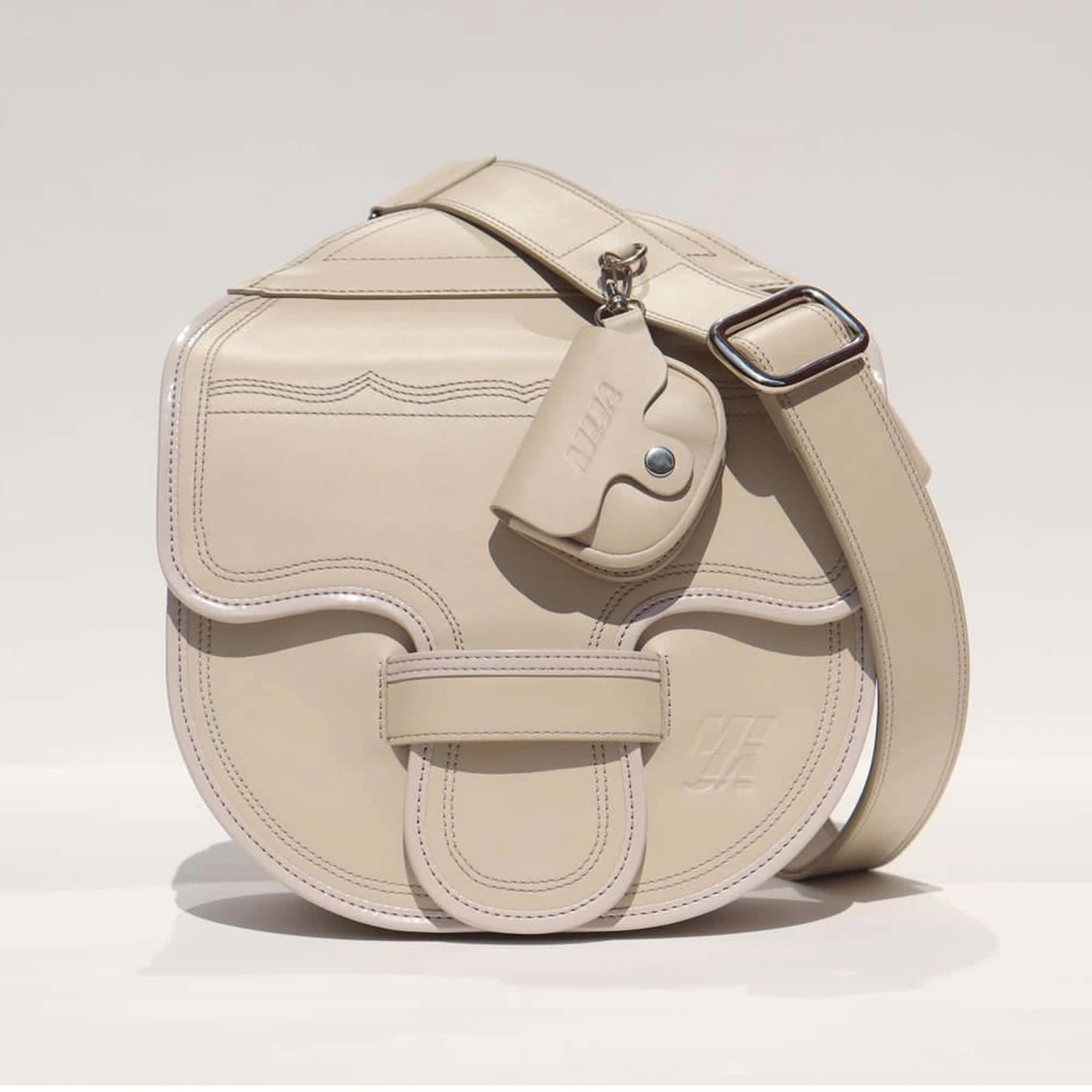 Carriel González - Beige