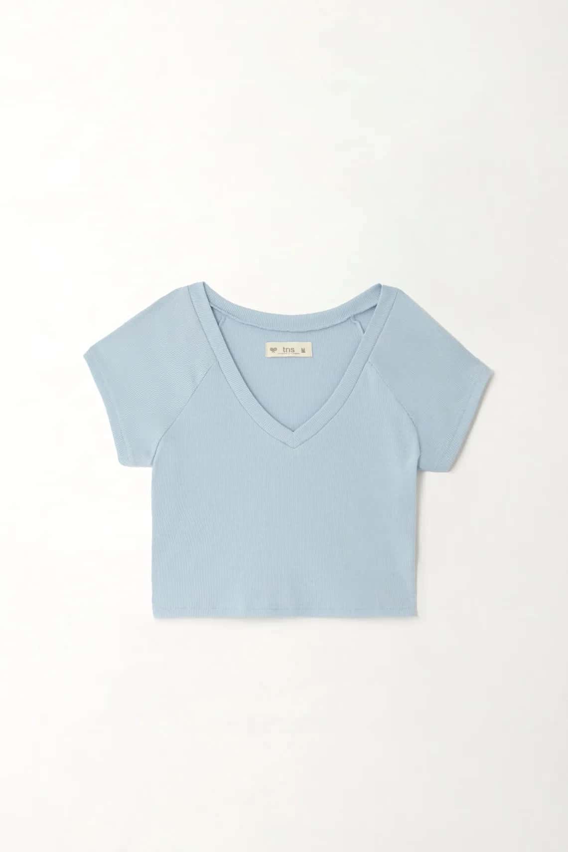 Camiseta tipo crop azul para mujer