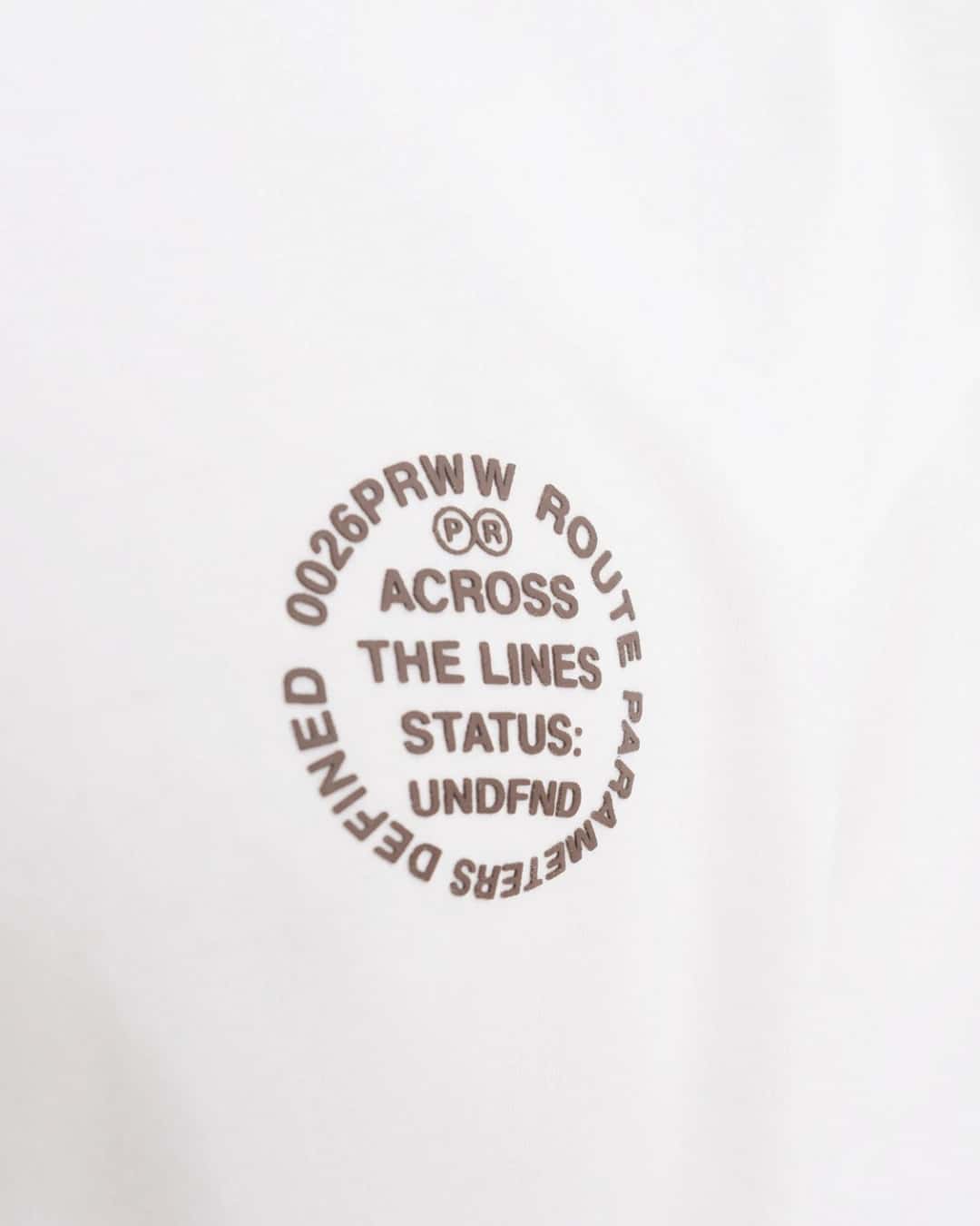 ACROSS THE LINES WHITE KEY T-SHIRT - miniatura 4