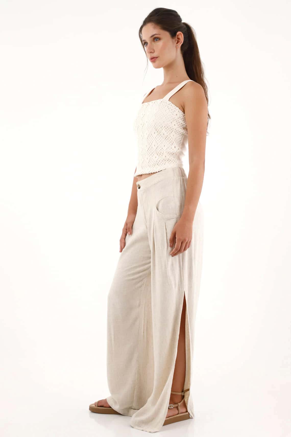 Pantalón con textura especial crudo para mujer