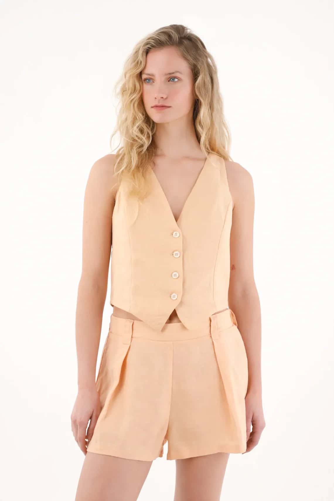 Chaleco con botones naranja para mujer