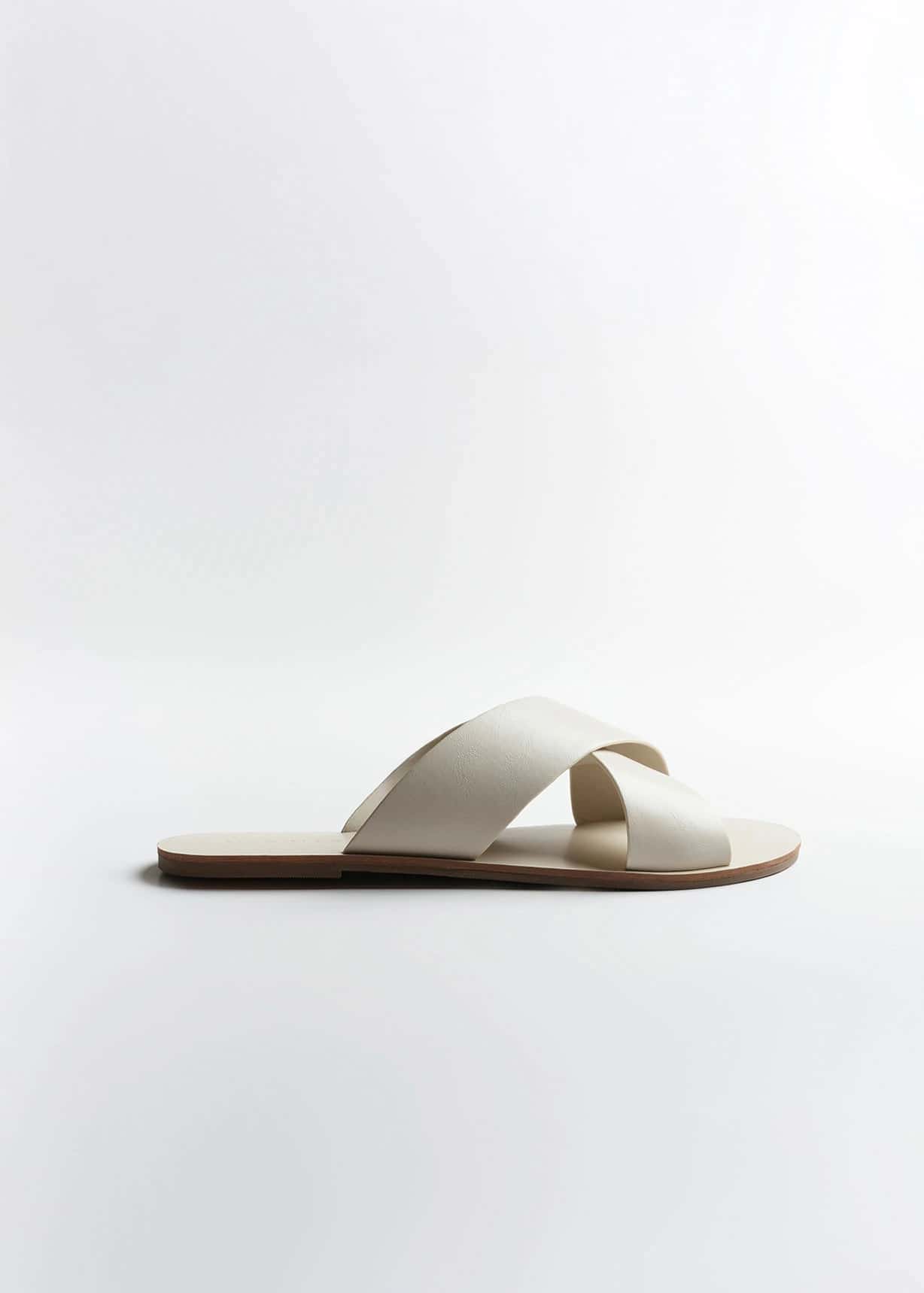 Sandalias con diseño cruzado