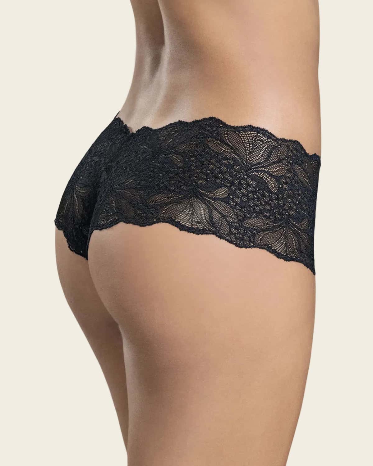 Panty estilo cachetero elaborado en encaje