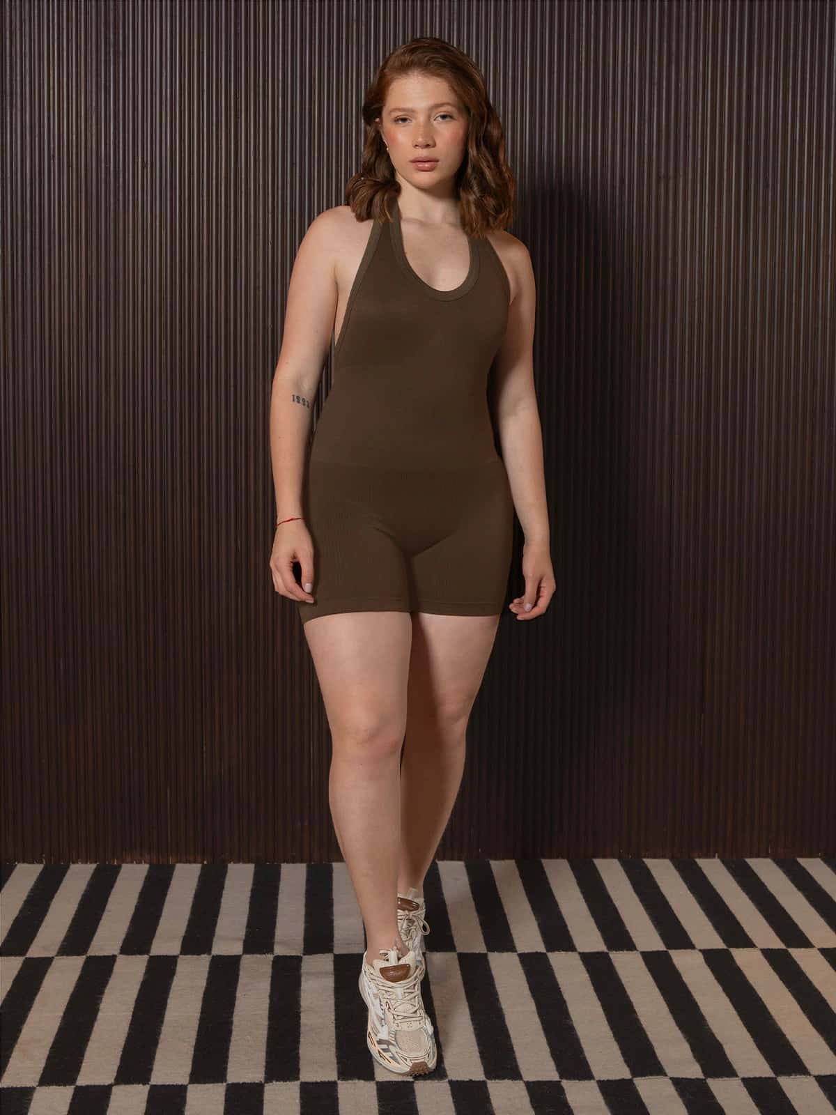 Rose enterizo seamless corto cafe