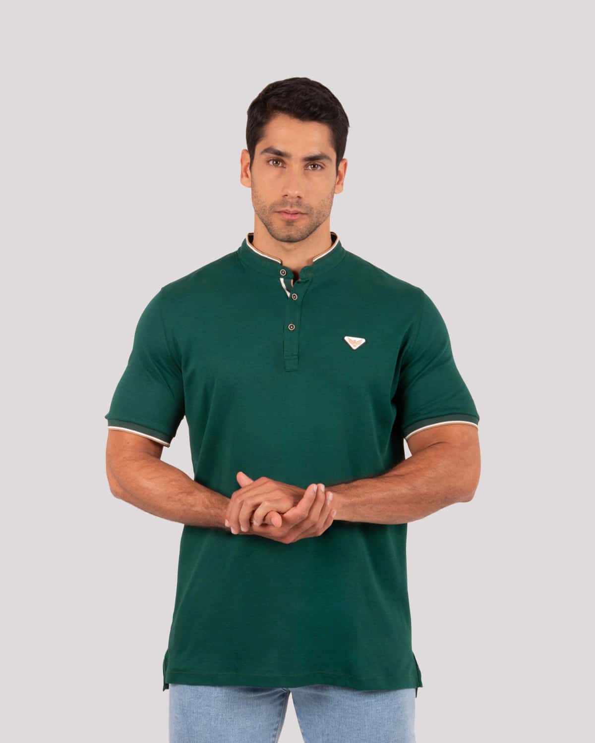 Polo verde cuello neru para hombre