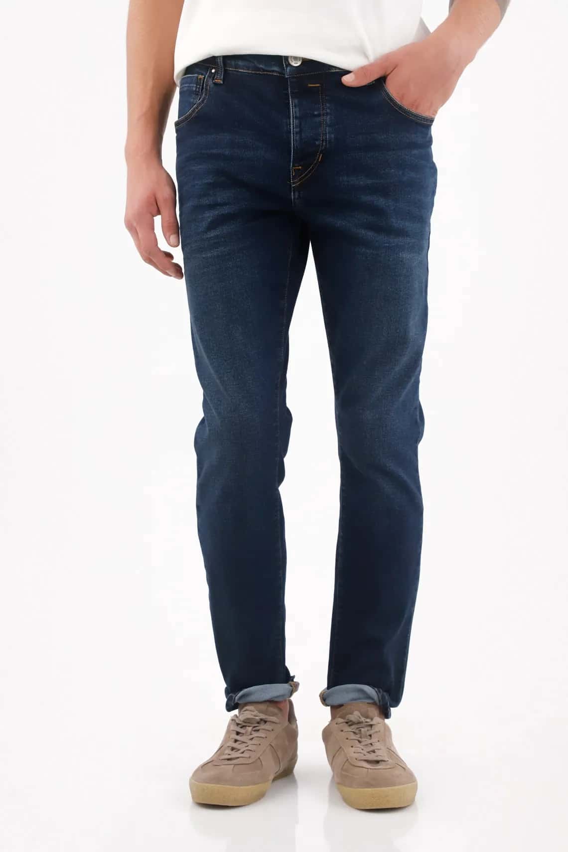 Jean para hombre en algodón índigo skinny con costuras contrastadas