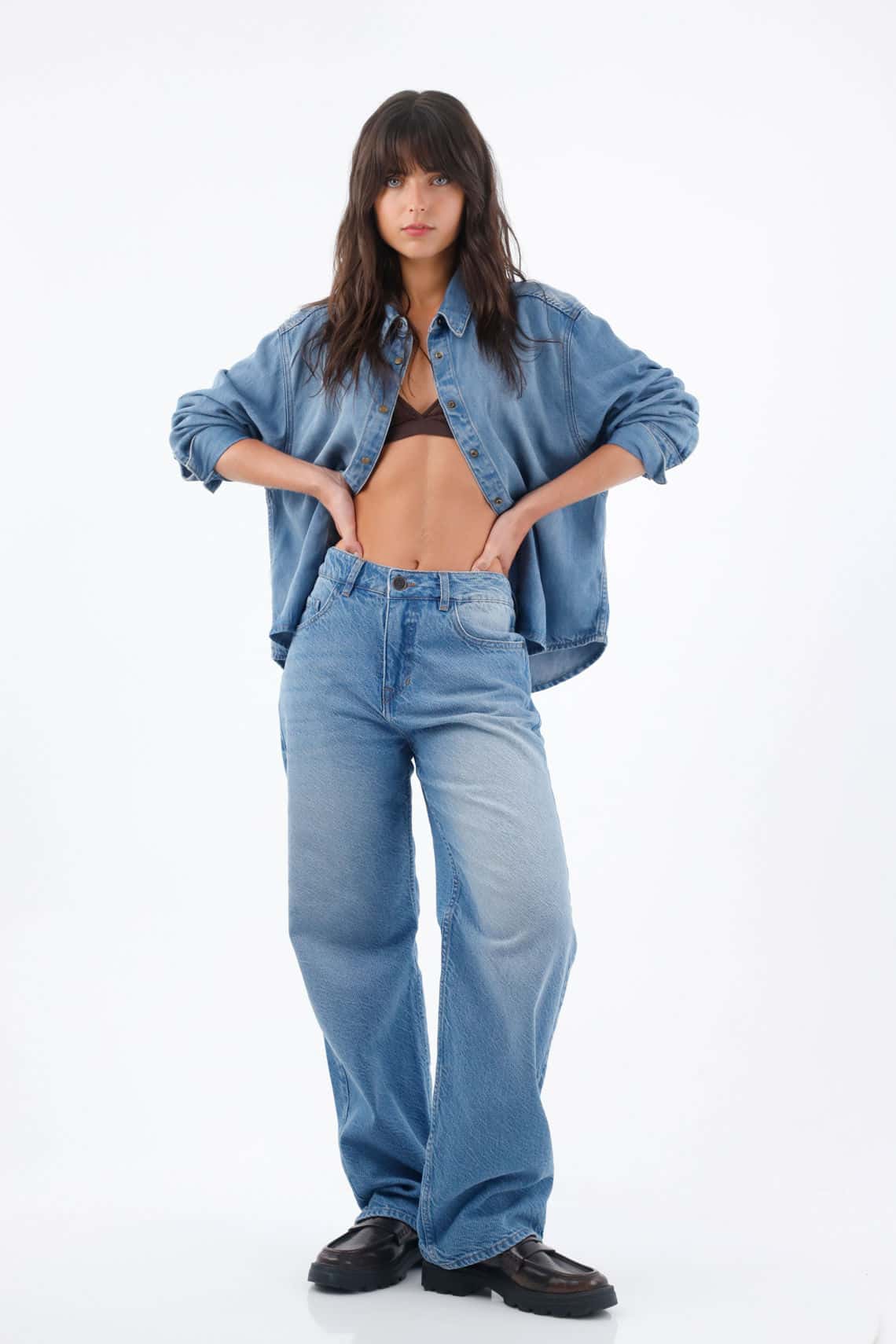 Jean para mujer de denim de algodón azul claro fit recto con lavado degradé