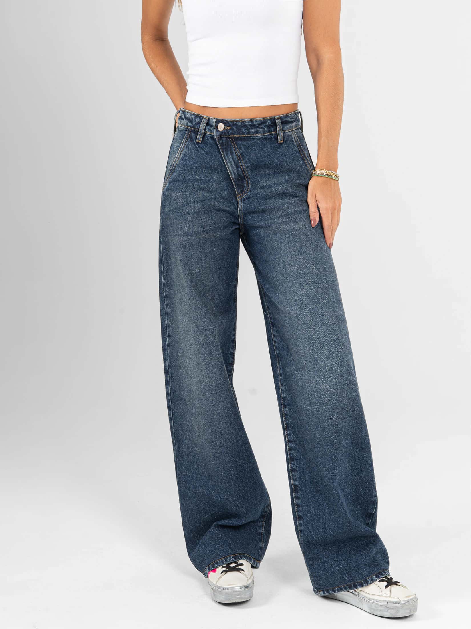 Ref: 066440 Jean wide leg, rígido, tiro alto, detalle en pretina, tono azul medio