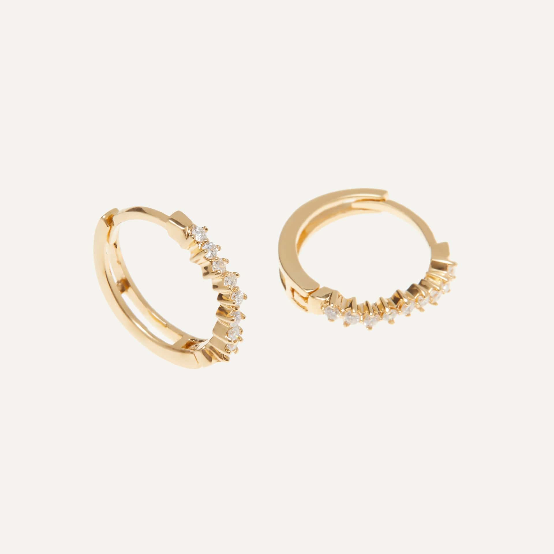Arete Huggies criss cross