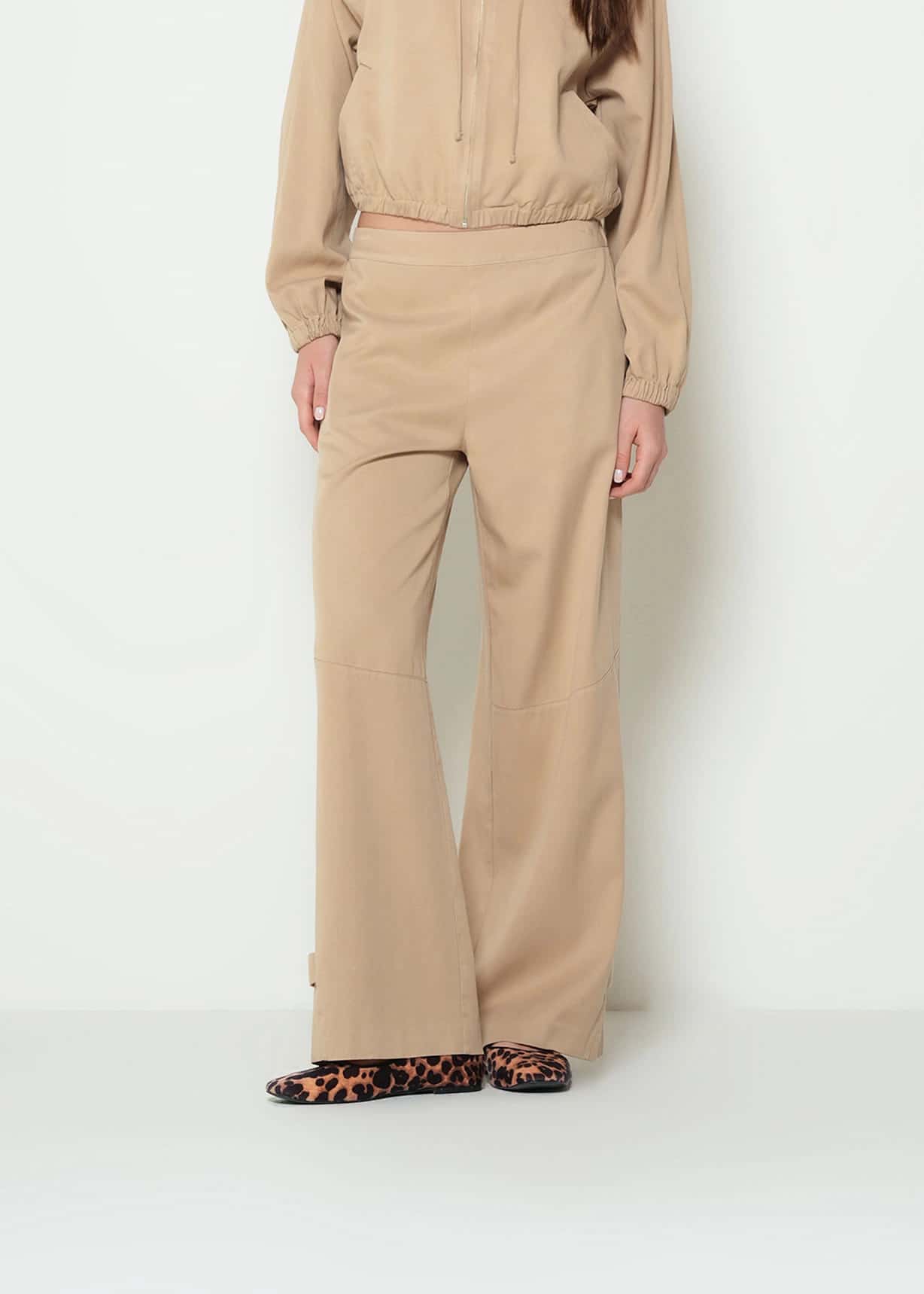 Pantalón straight tiro alto
