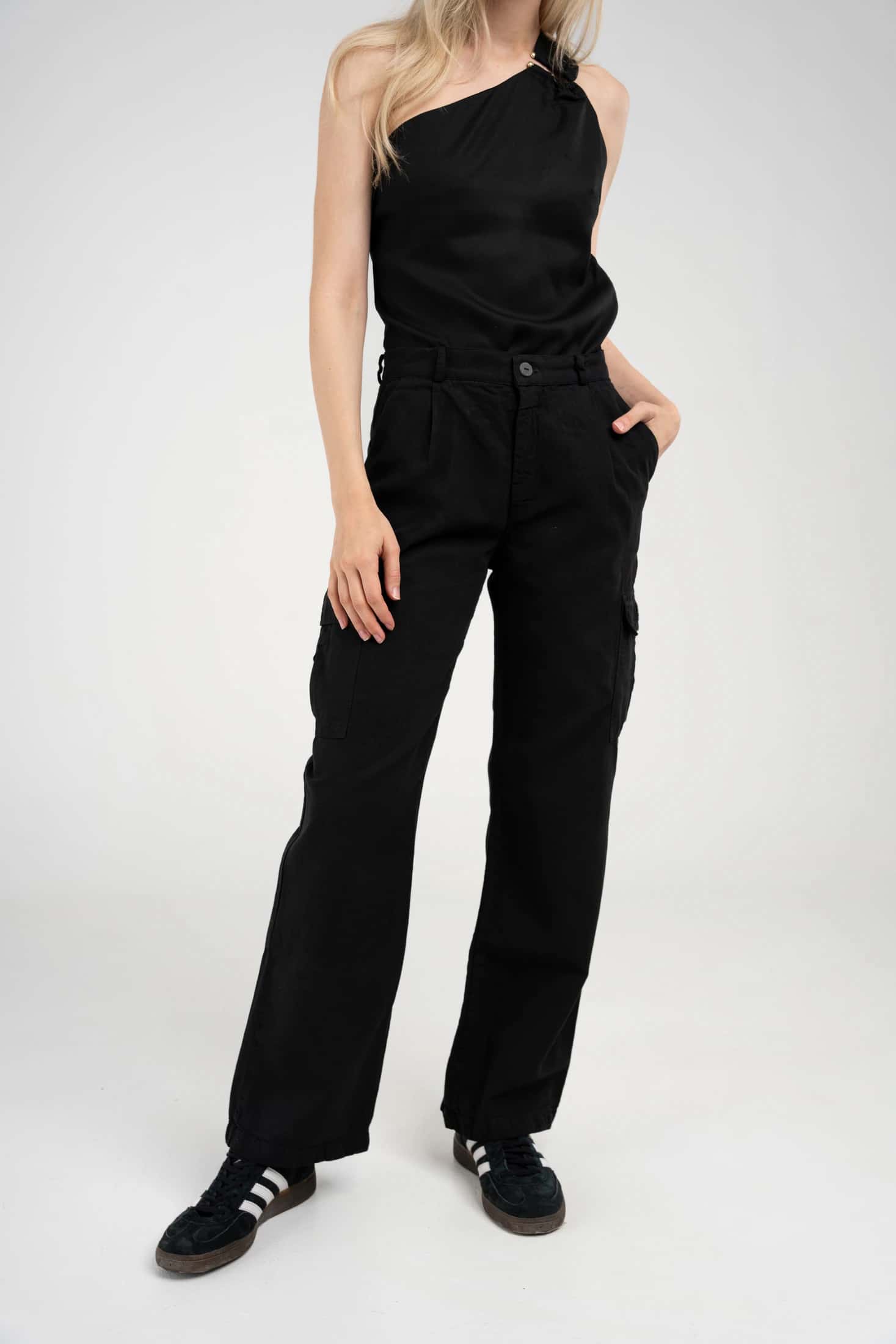 Wide Leg Cargo Pants