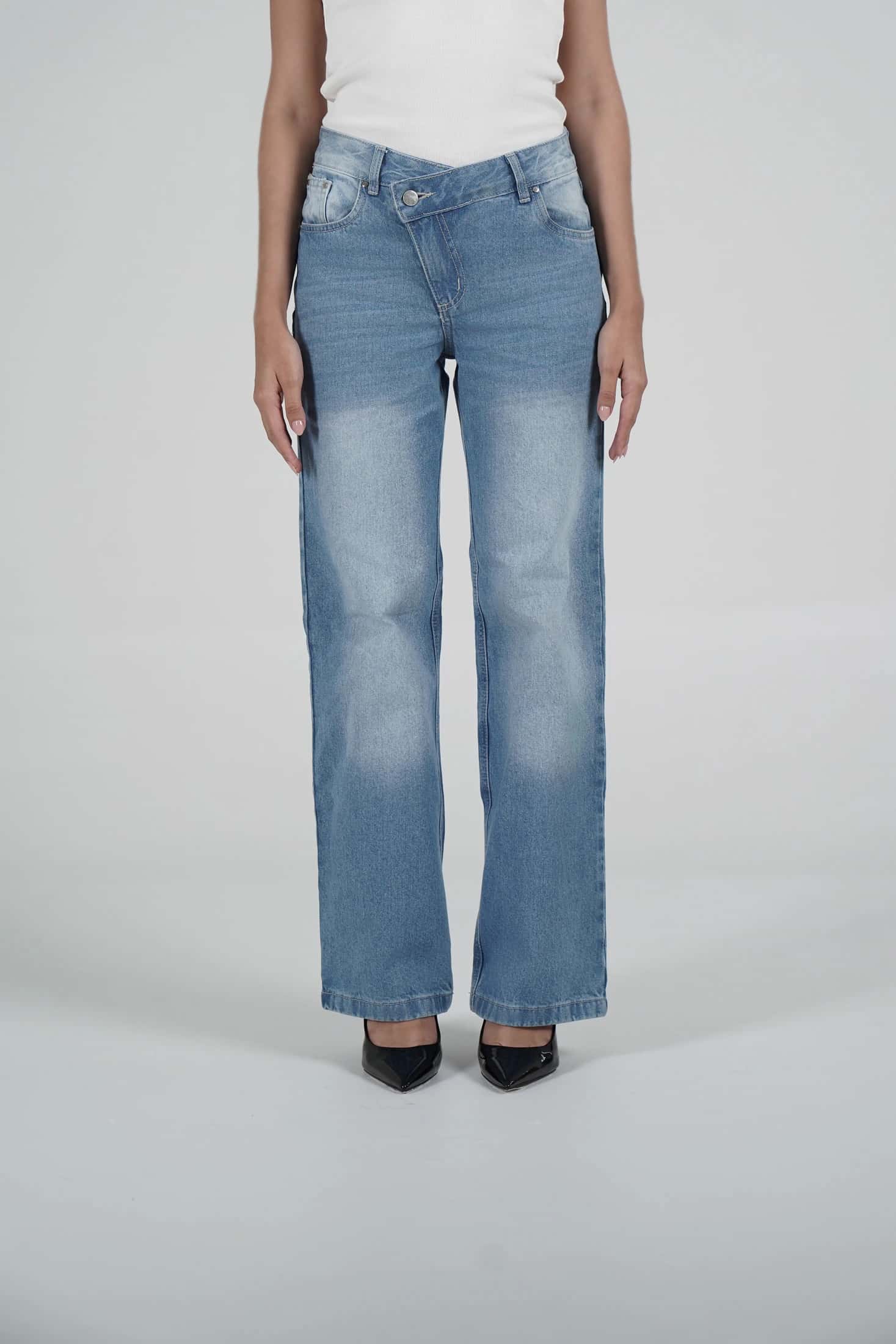 Criss-cross Jeans