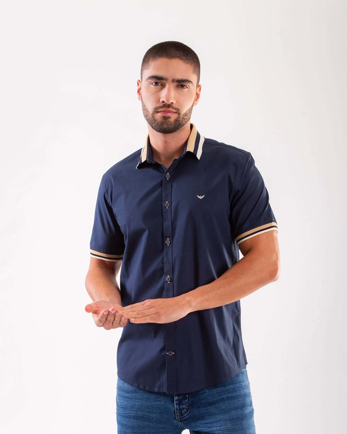 Camisa azul manga corta para hombre