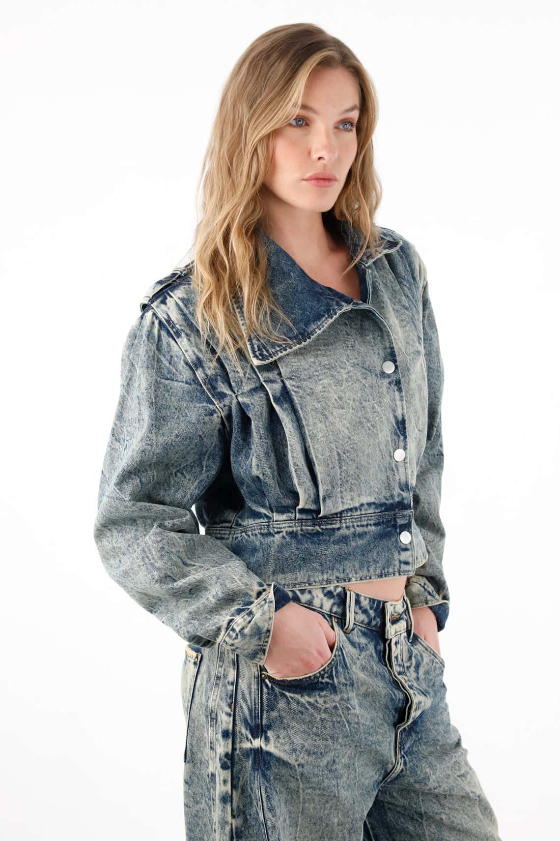 Chaqueta crop con solapas asimétricas azul para mujer