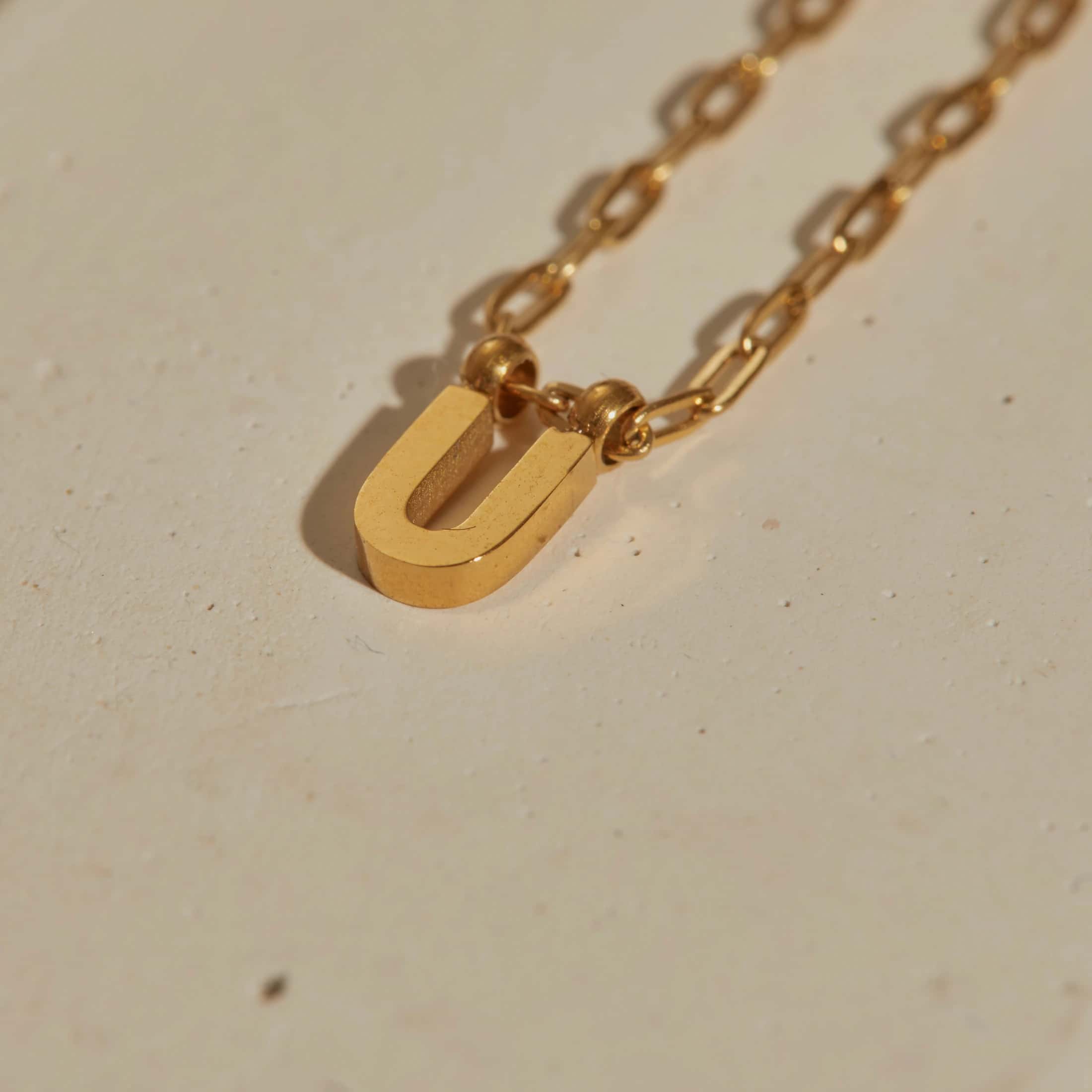 Collar ID U