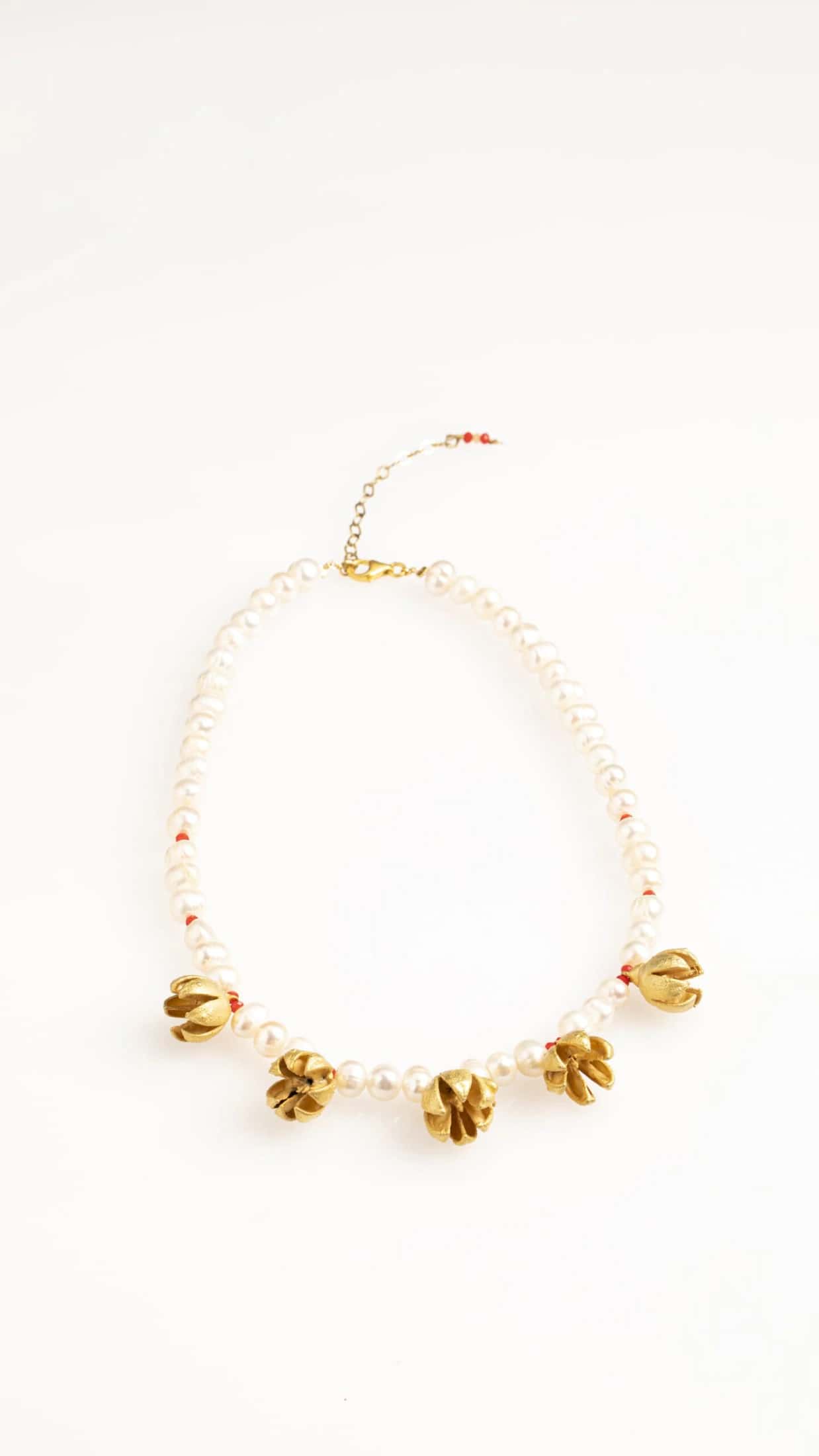 JUNIPER TREE SEEDS PEARL AND CHEZ STONES NECKLACE SHORT