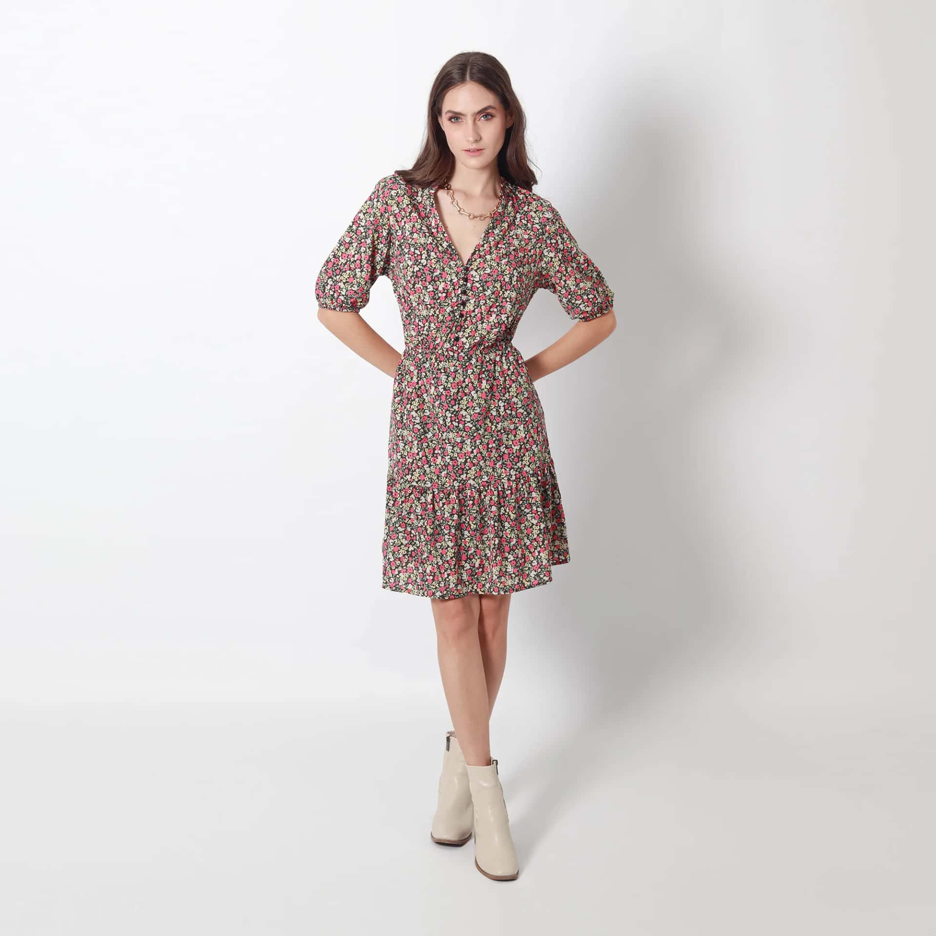 Vestido Cuello V Manga Corta
