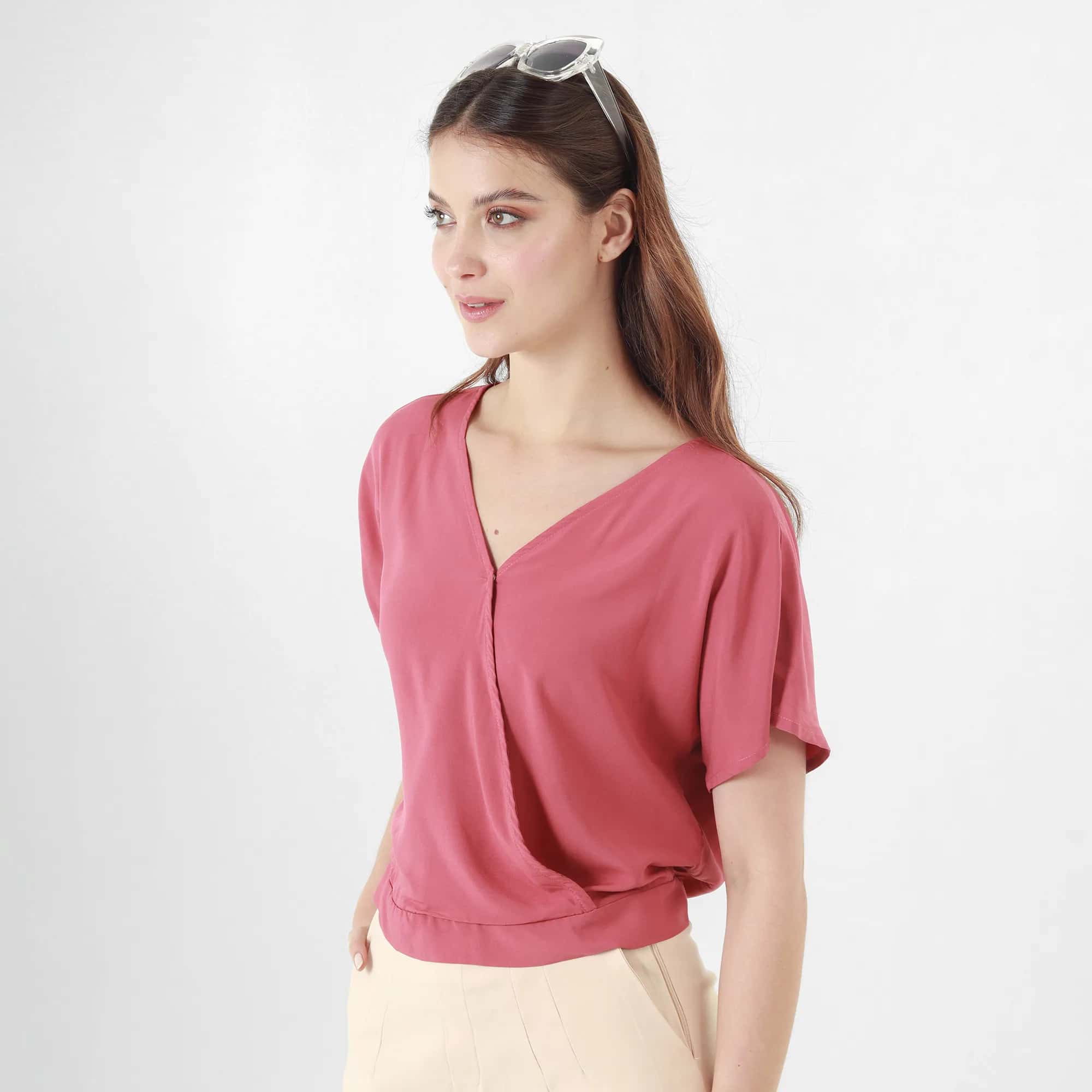 Blusa Cuello  En V Manga Corta
