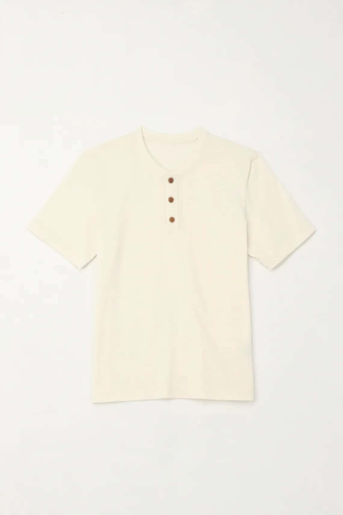 Camiseta cuello redondo con botones crudo para niño