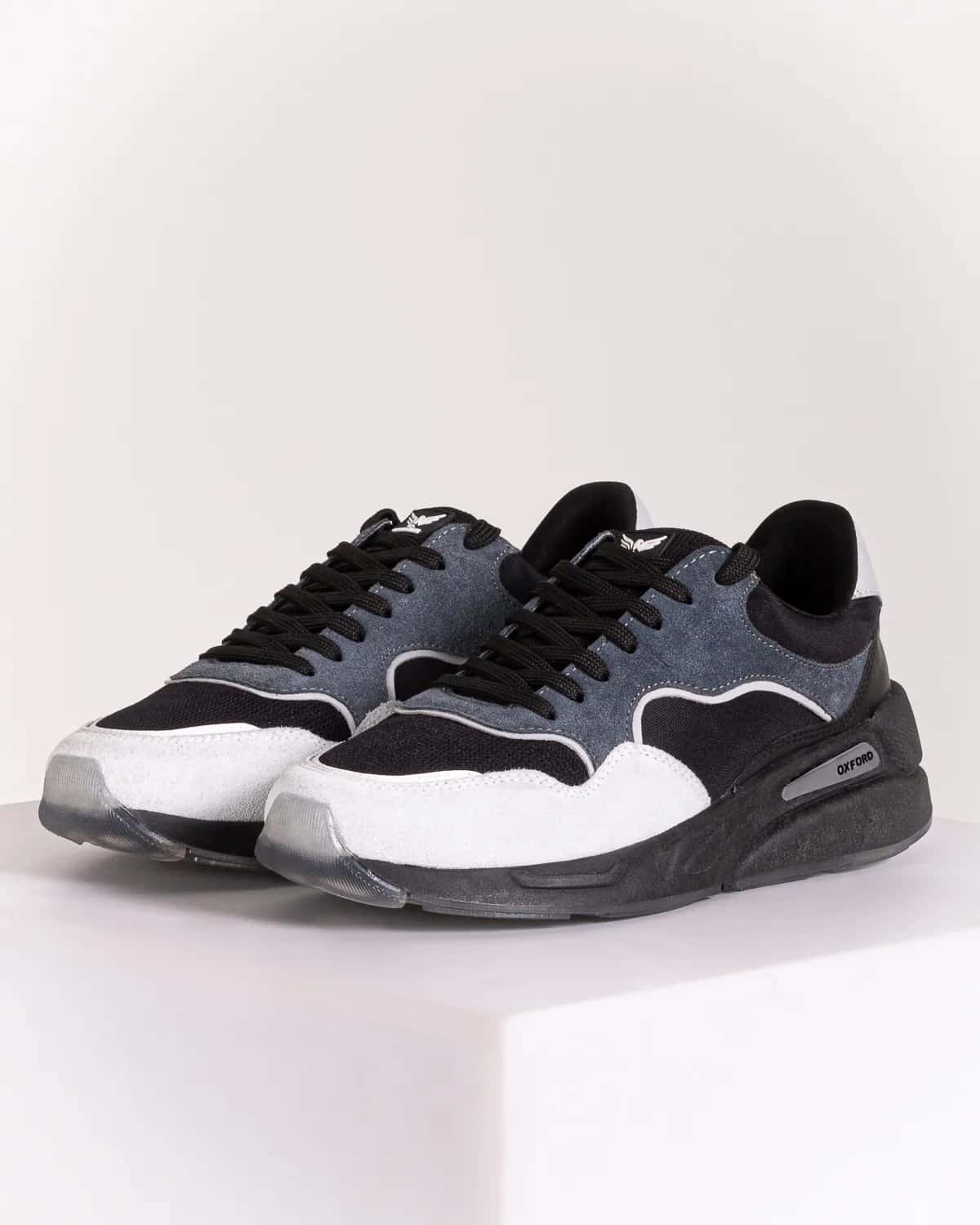 Calzado negro para hombre