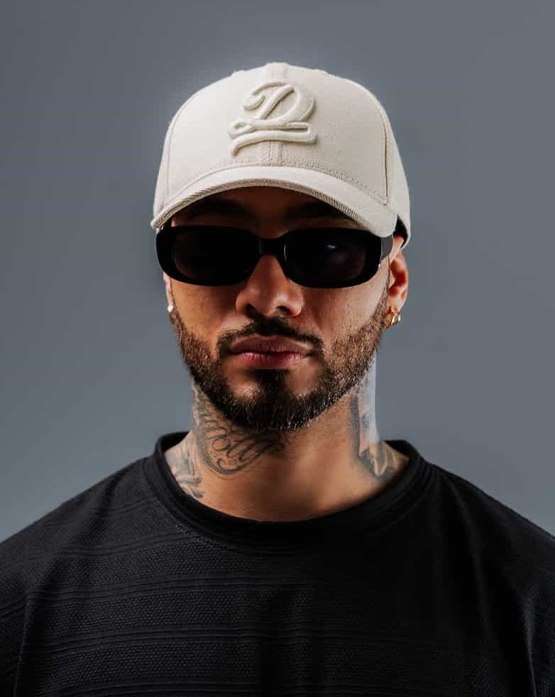 Gorra Para Hombre Crudo Con Bordado Frontal DNM - imagen 3