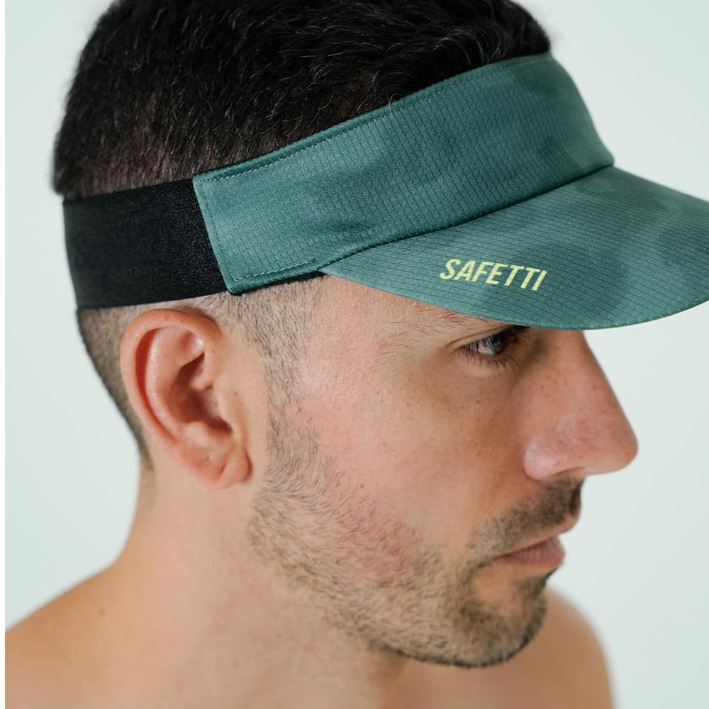 VISERA RUNNING CORE OLIVA UNISEX - imagen 1