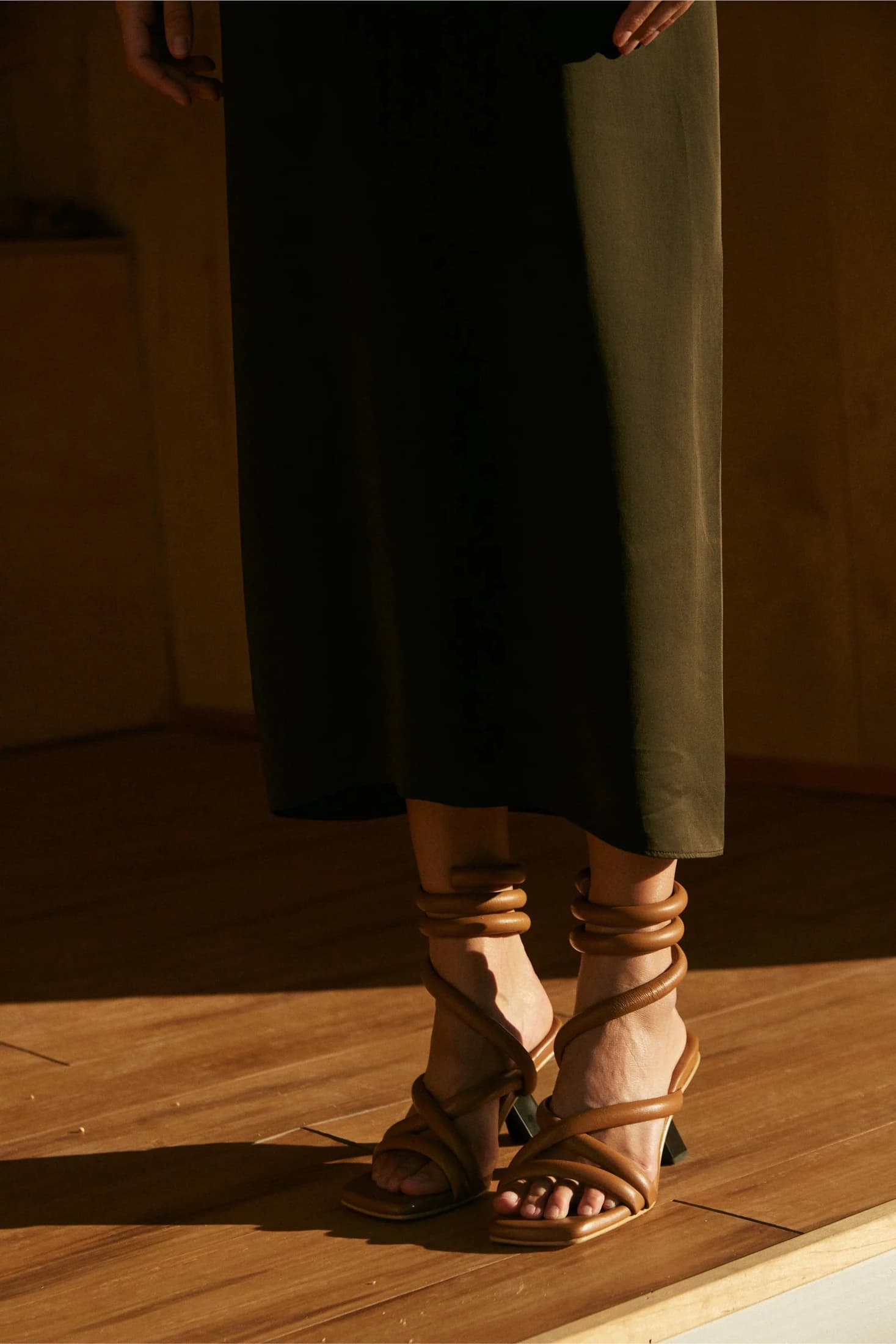 SANDALIA ITZA CARAMEL - imagen 5
