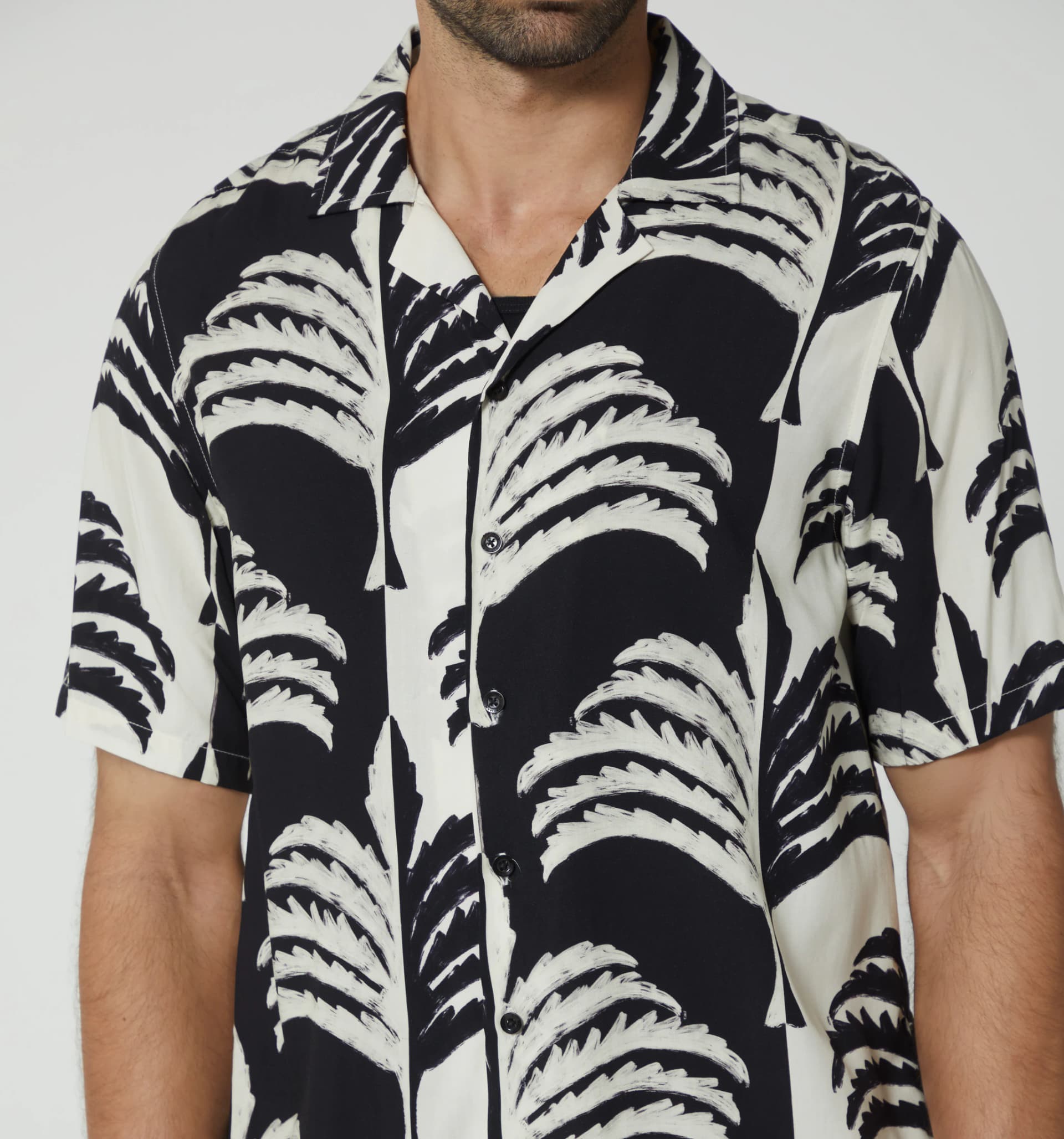 Camisa manga corta cuello resort
