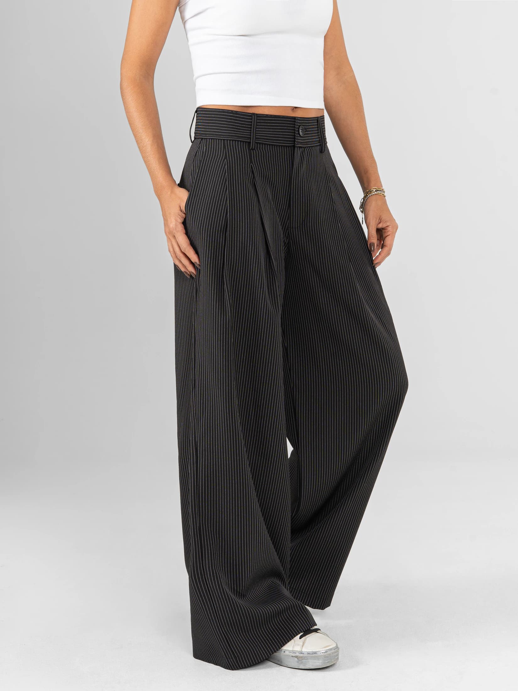 Ref: 0620462 Pantalón palazzo, stretch, tejido plano liviano, rayas, tiro alto, tono negro - imagen 4