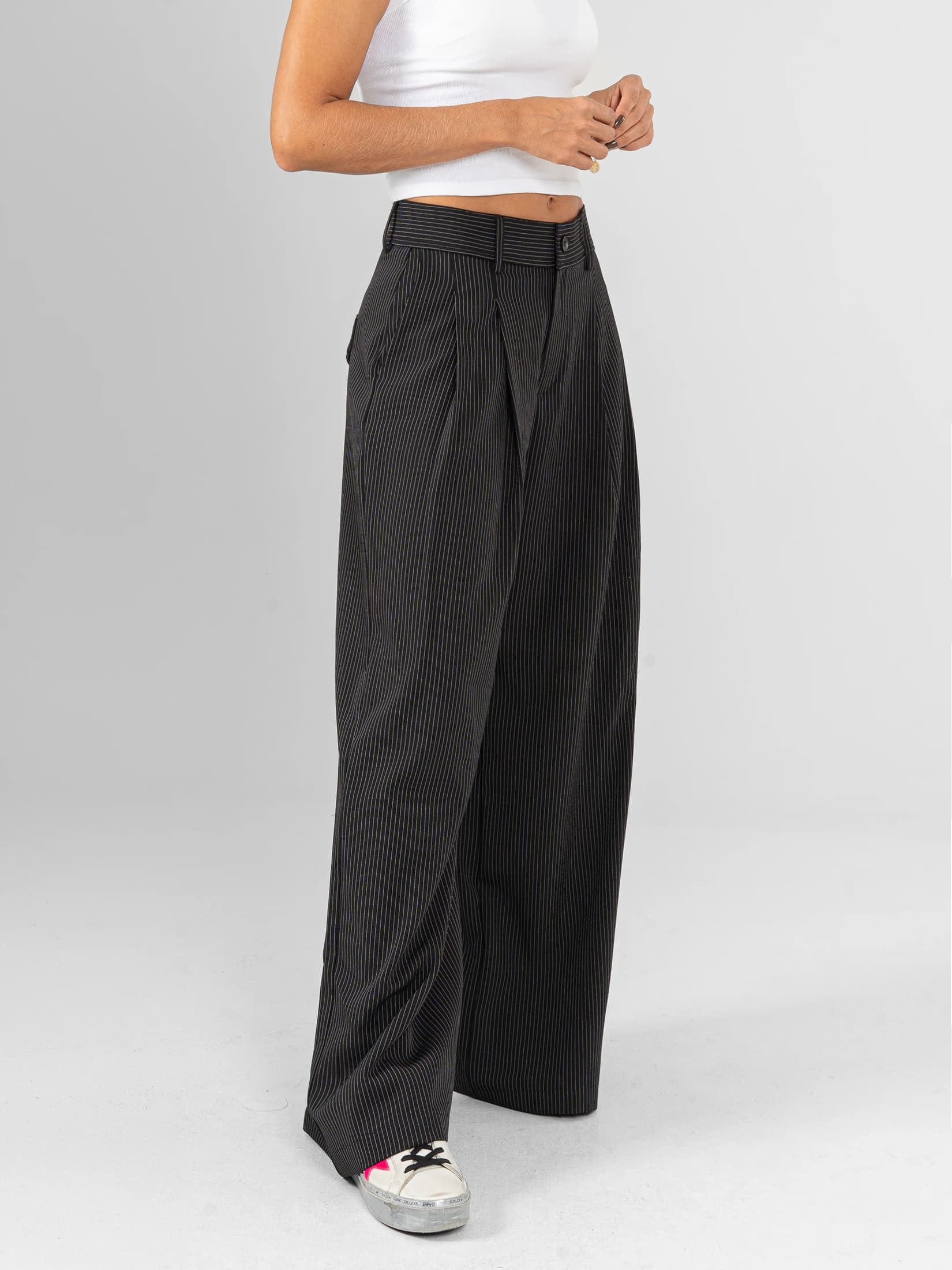 Ref: 0620462 Pantalón palazzo, stretch, tejido plano liviano, rayas, tiro alto, tono negro - imagen 3