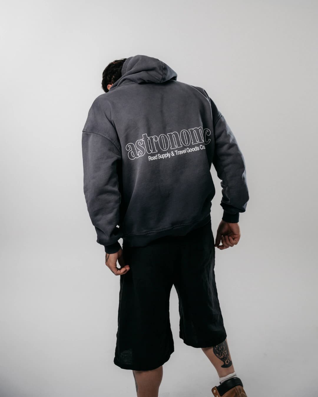 HOODIE ROAD SUPPLY - GRIS OSCURO DEGRADÉ - imagen 3
