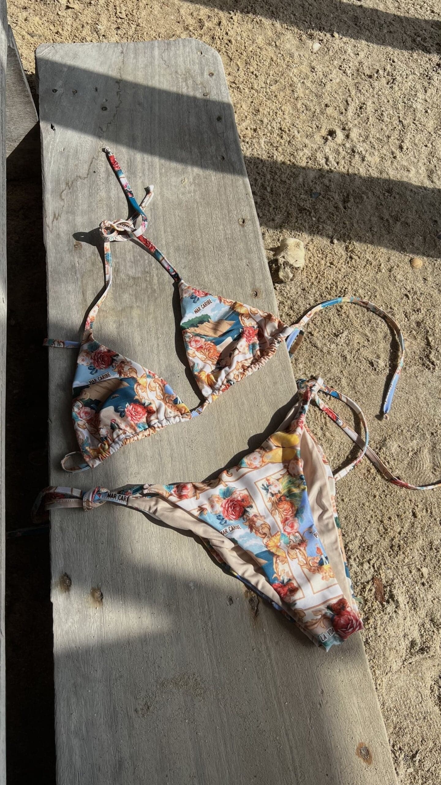 Heráldica Bikini - imagen 1