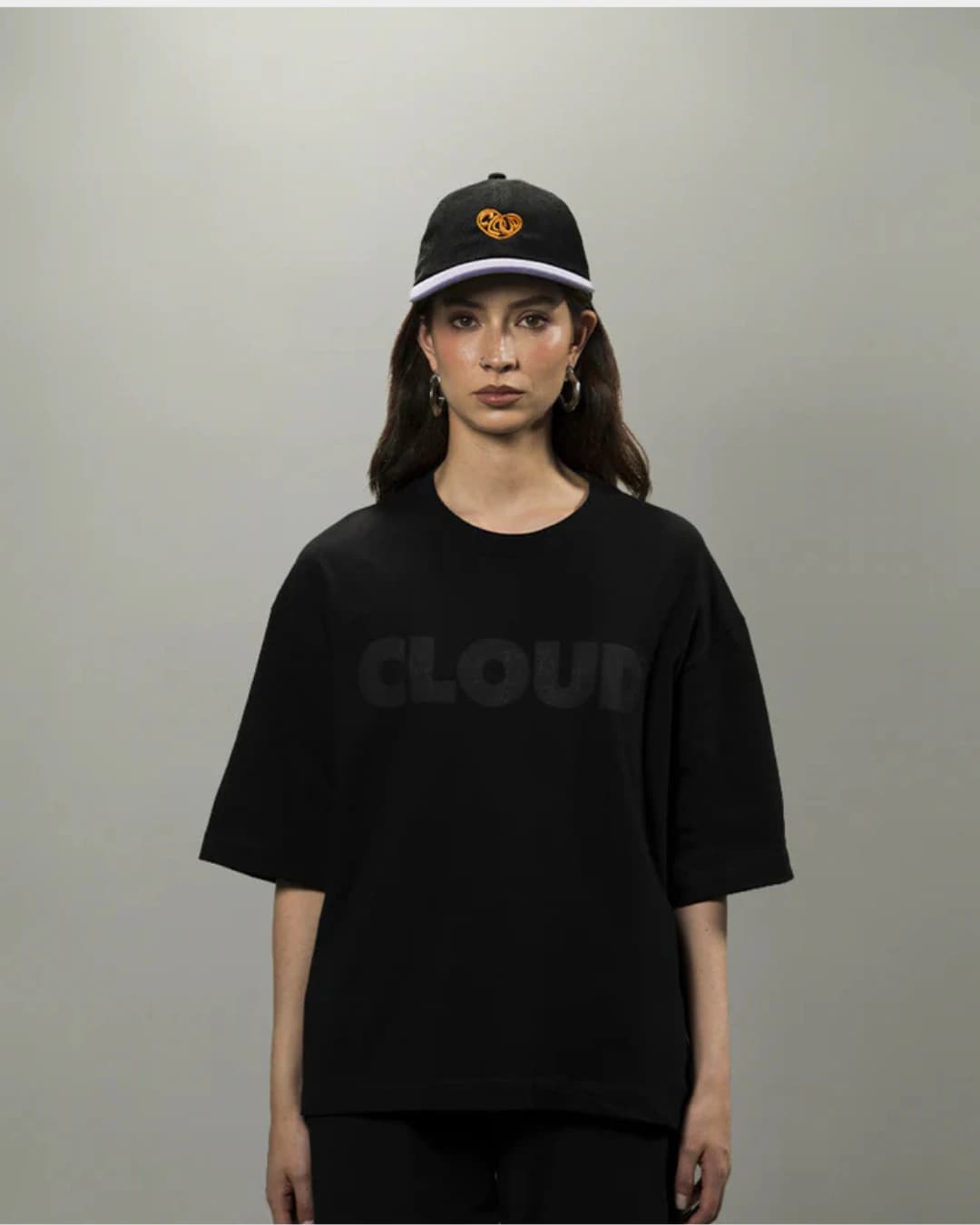CAMISETA BLOCK NEGRO SOBRE NEGRO REGULAR FIT - imagen 3