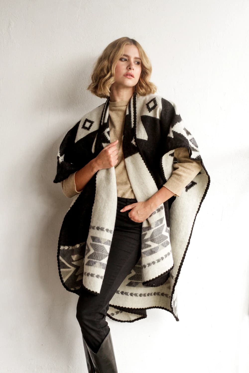 Poncho Aras - Negro - imagen 2