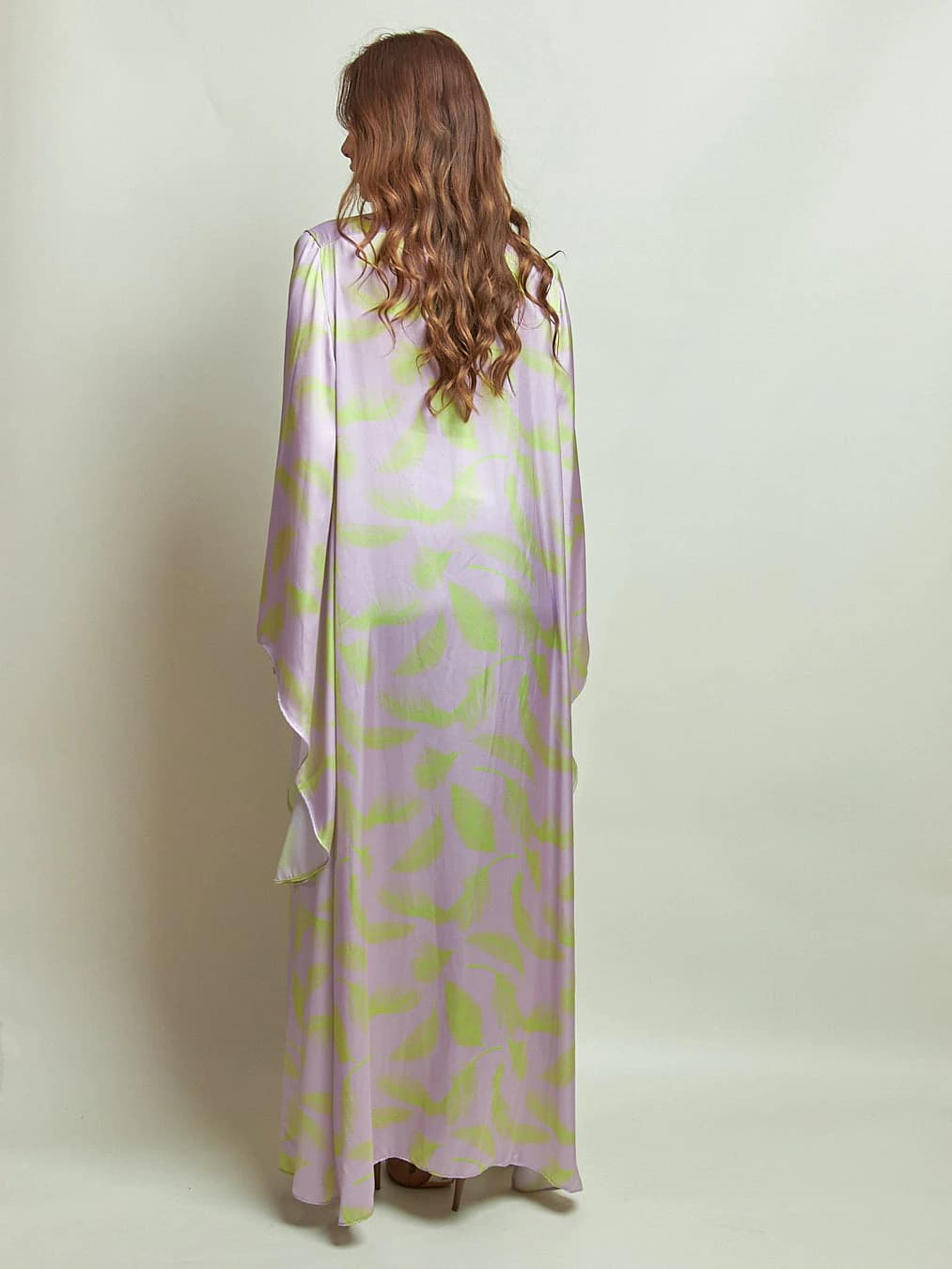Kimono Lavanda Plumas Lila+Neon Estampado - imagen 5