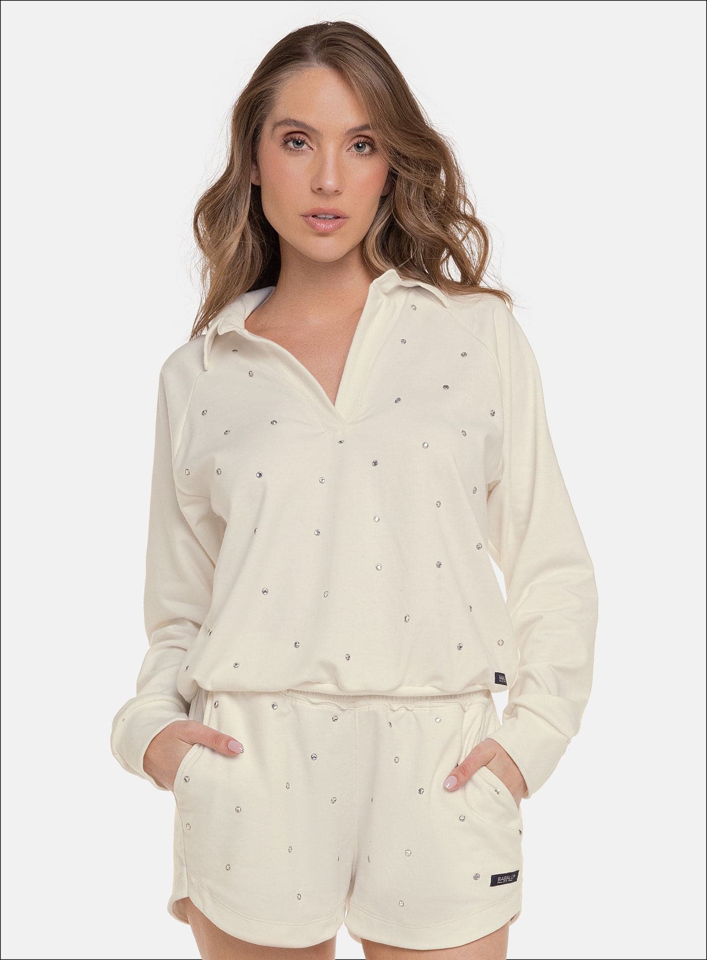 Buzo casual con diseño en pedreria - PRECIO ESPECIAL - imagen 2